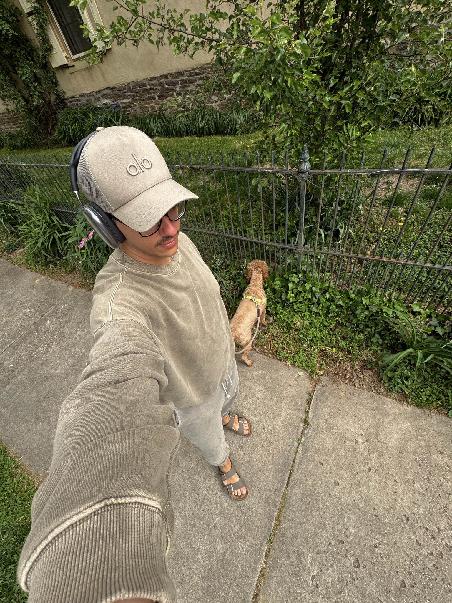 AM steps in Elwood! the most comfortable sweats in the game 💚✨🤌🏻 

#LTKstyletip #LTKfindsunder100 #LTKmens