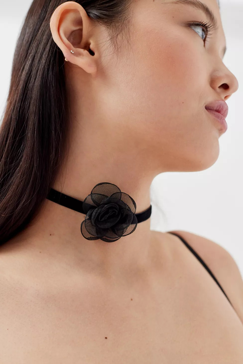 Velvet Rosette Choker Necklace | Urban Outfitters (US and RoW)