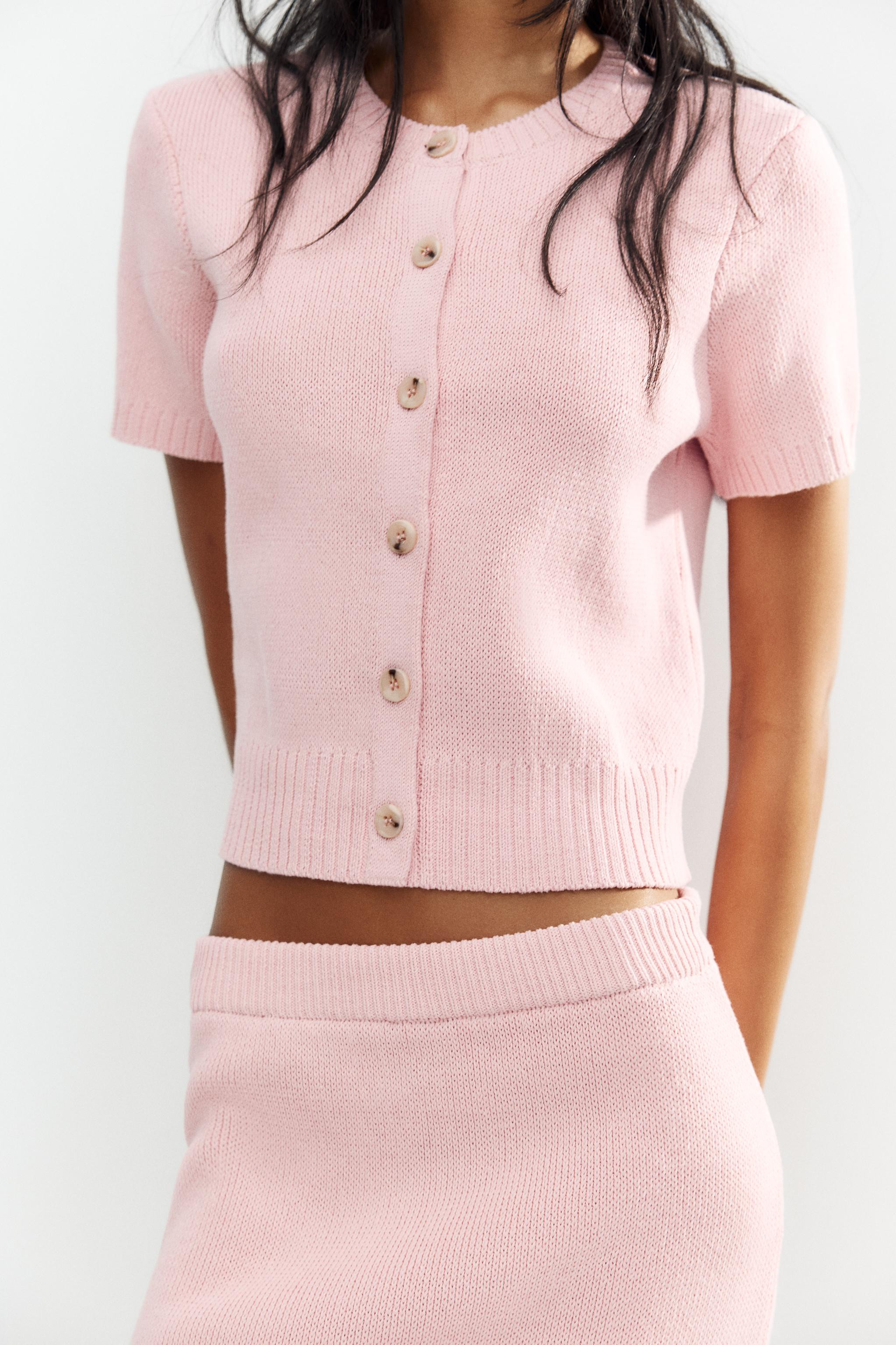 Round neck, short sleeve cardigan. Ribbed trims. Front button fastening. | Zara UK
