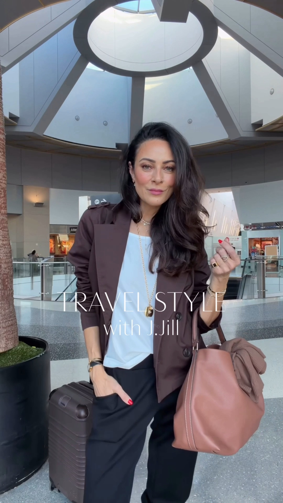 #ad I'm basically a professional traveler at this point and I'm here to make your life easier with a collection of the comfiest, easy to mix, wear from flight to destination pieces from @Jillstyle! ✈️💋

#LTKSeasonal #LTKOver40