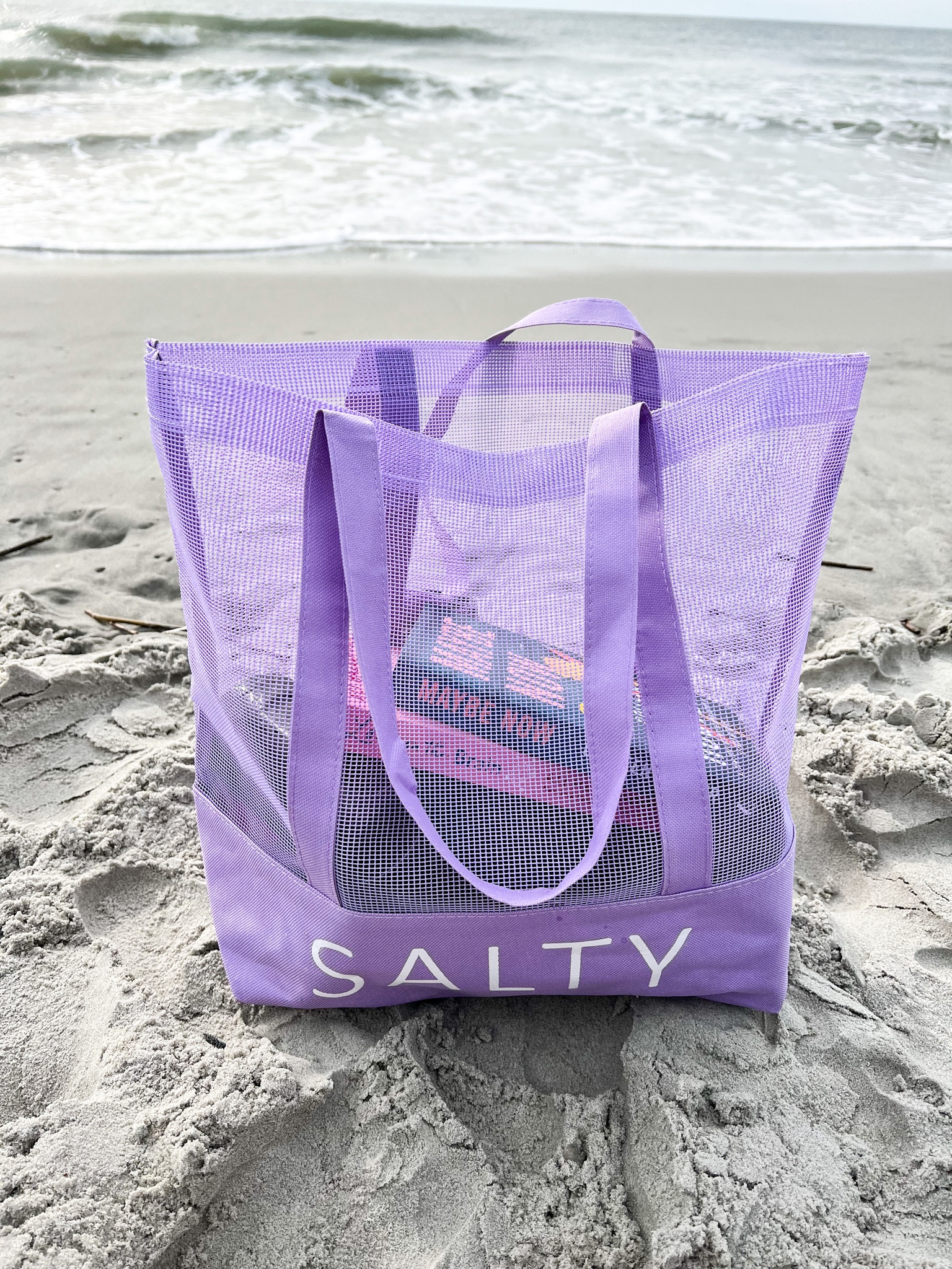 The perfect little beach bag is on sale today for only $12! 🙌🏻 So cute to store all your beach essentials! 😉 

#LTKSeasonal #LTKitbag #LTKtravel