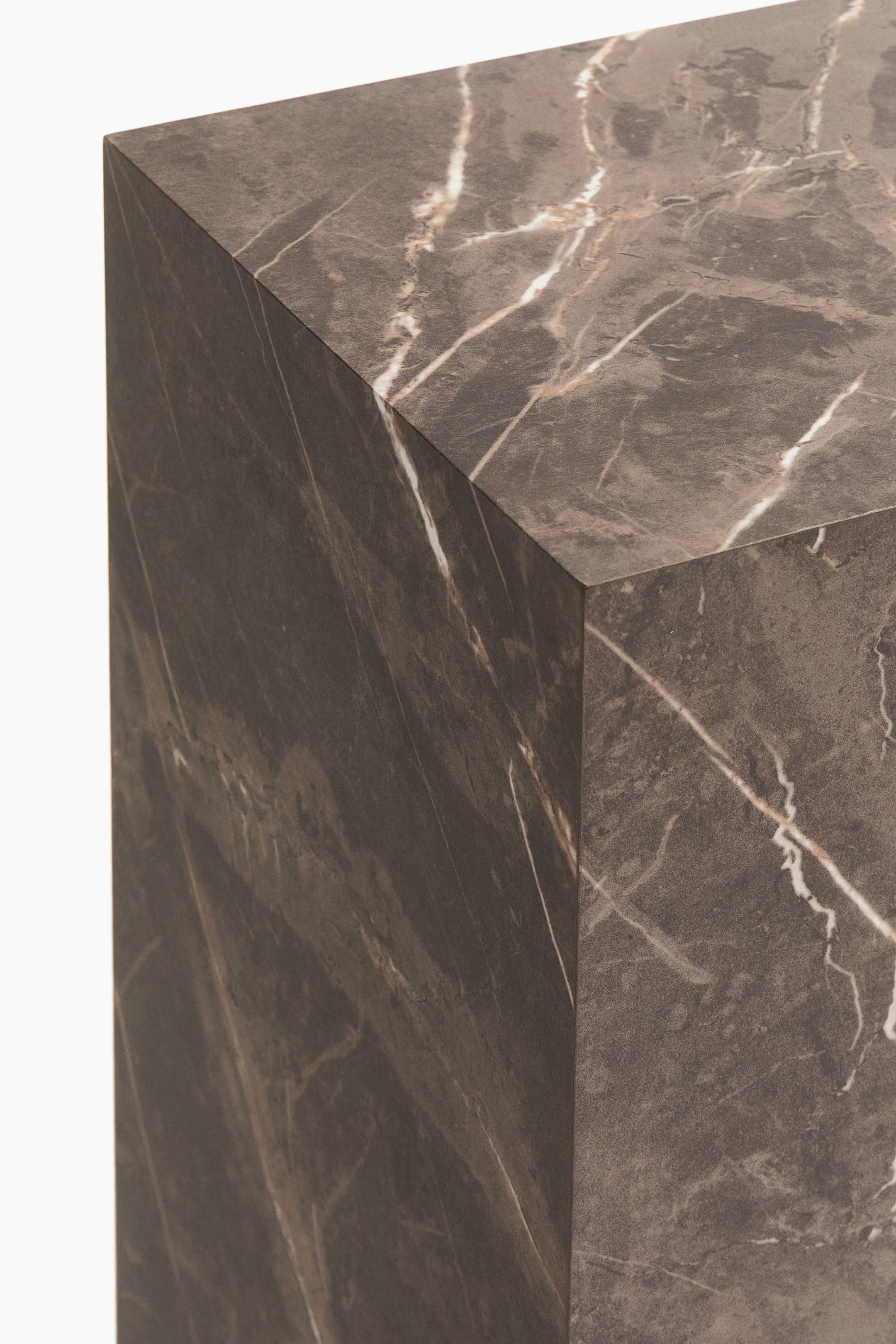 Square Pedestal | H&M (US + CA)