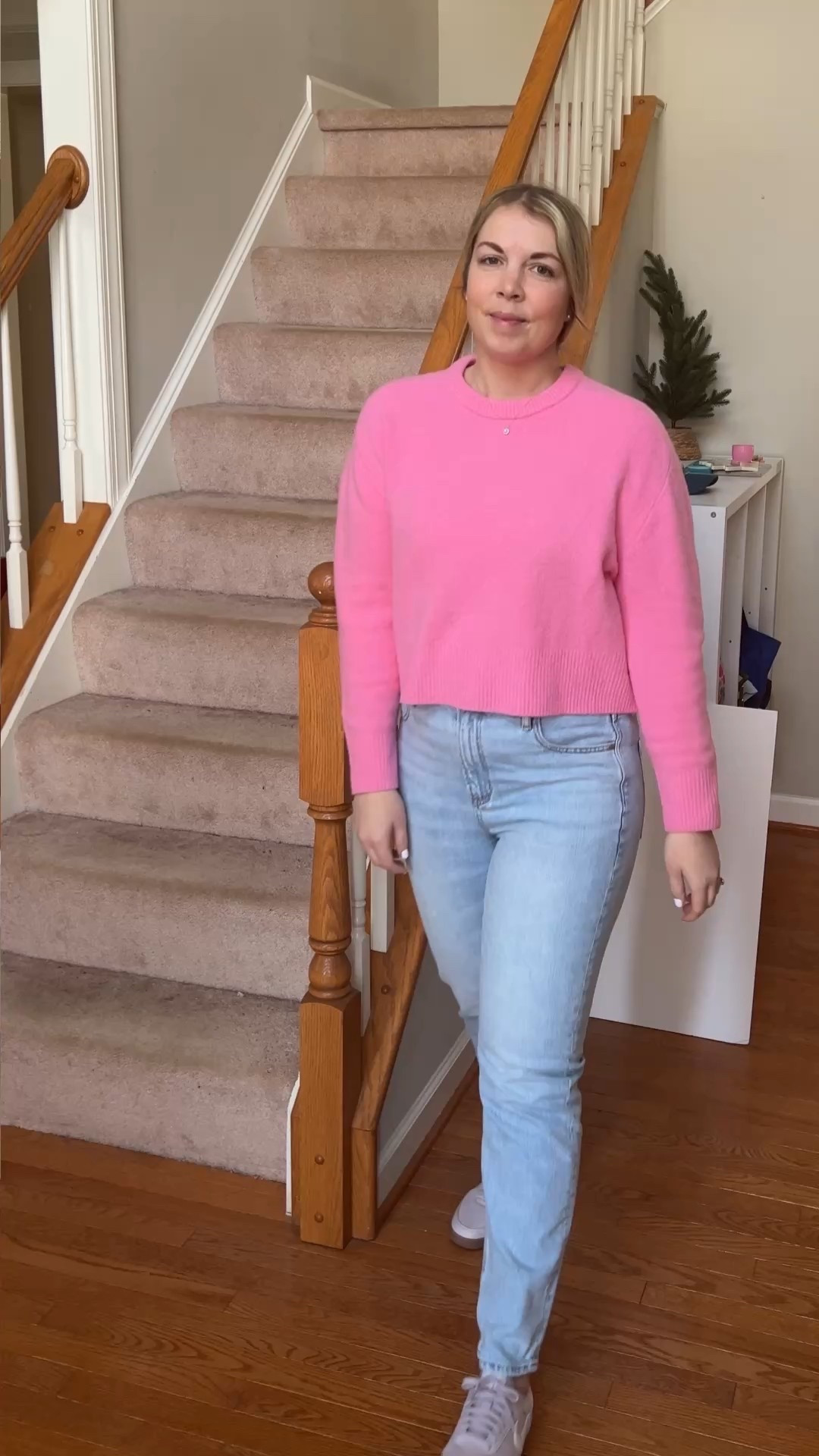 My new favorite mom jeans from American Eagle! They are perfect with a cropped sweater and some colorful sneakers! I feel like I'm getting my mom style back slowly 🙌🏻

#LTKmomlife #LTKootd #LTKMidsize