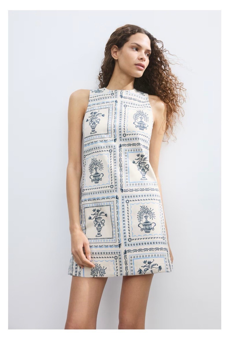 This dress is under $20 and so cute!!!

#LTKSeasonal #LTKMidsize #LTKOver40