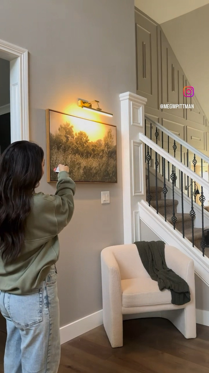 Amazon home find!! Perfect for adding a touch of light to your favorite art pieces 

Home decor 
Entryway 
Living room 
Primary bedroom 
Home 

#LTKhome #LTKfindsunder100 #LTKstyletip