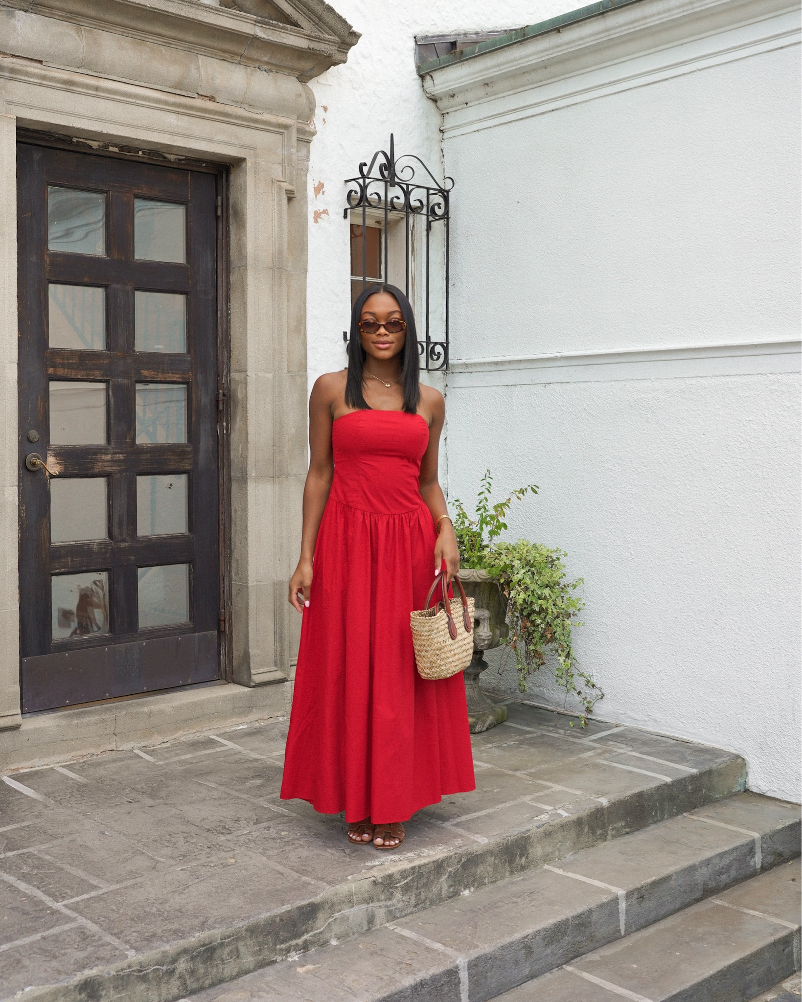 Red maxi dress! Wearing an xs ❤️

Summer dress, straw tote, red dress, drop-waist dress, oval sunglasses 

#LTKSeasonal #LTKFindsUnder100 #LTKItBag