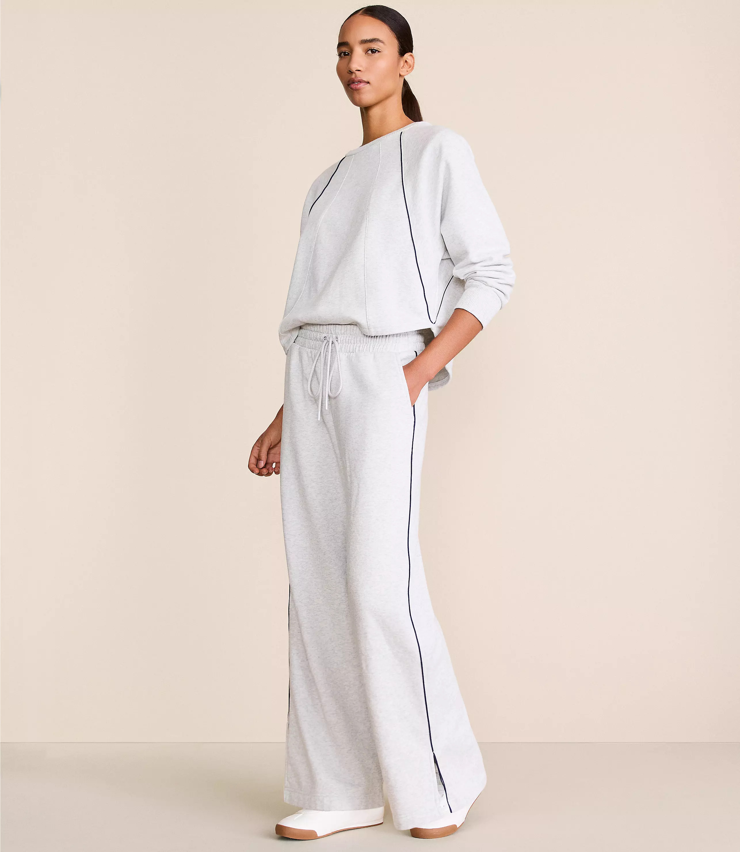 Lou & Grey Heathered Piped Elite Fleece Wide Leg Sweatpants | LOFT