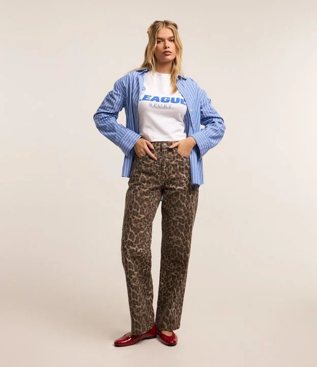 Calça Reta em Sarja com Estampa de Onça Marrom | Renner (BR)