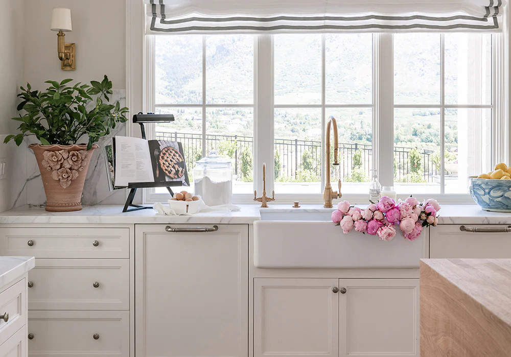 ESTELLE DISPLAY LAMP | Alice Lane Home Collection