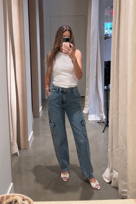 Cutest cargo denim jeans and basic tank that feels like butter. Rails is having a sale and these jeans are 30% off. 

#LTKStyleTip #LTKSaleAlert