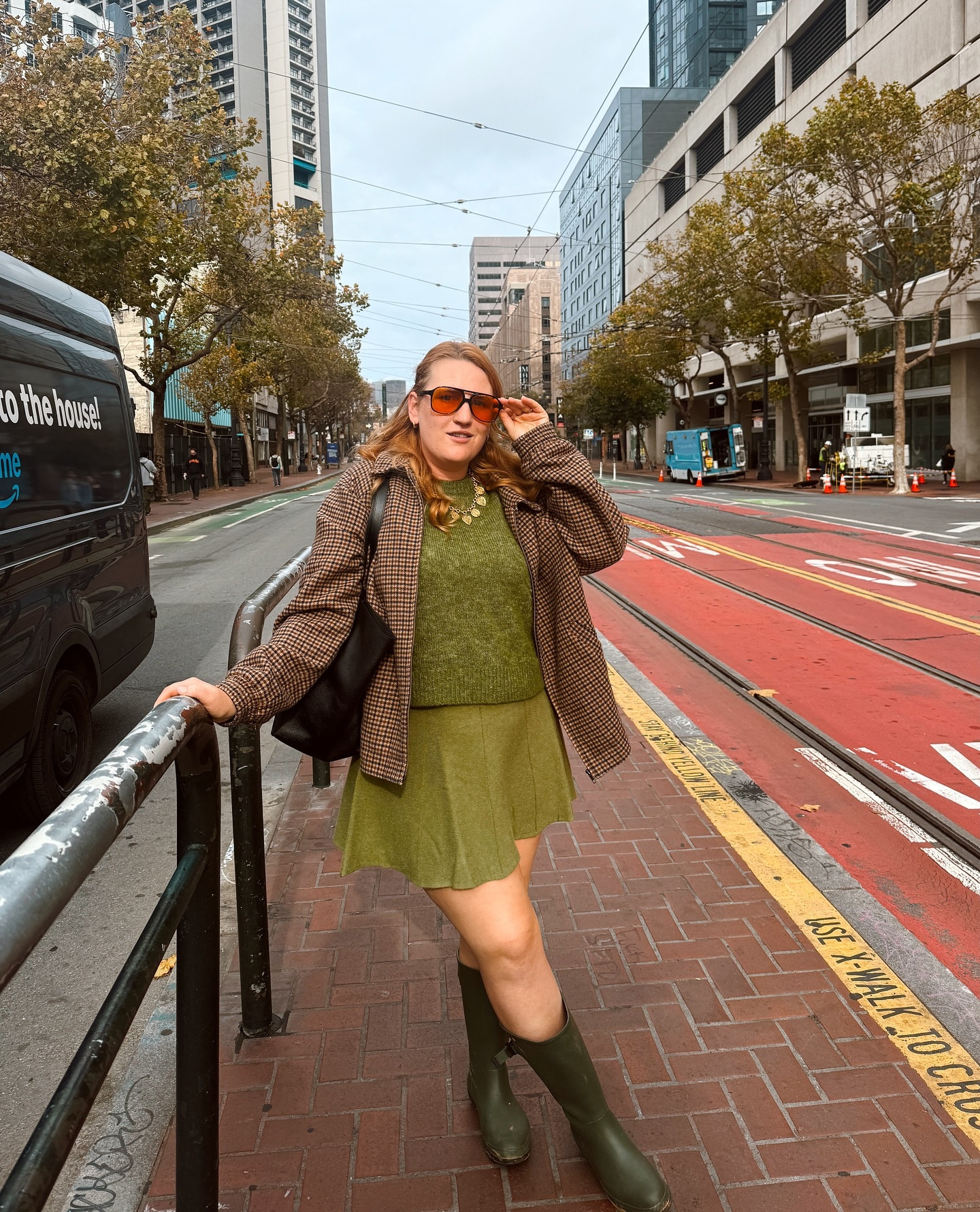 Me: it rains for 15 mins at 8am and I build an entire outfit around my wellies 🌧️🤌

I love a good monochrome fit and jumped at the chance to style my new @vici green mini skirt today for brunch with the crew. ✨

Walked in and a friend mentioned how I looked like I belonged in @thetraitors.us castle and honestly? Correct. Hand me a whiskey neat and a secret mission, I’m ready to betray someone by dessert in this fit. 🥃🏰

Comment "link" and I'll send you outfit deets details (this skirt 60% off rn!)

#sanfrancisco #vici #size14 #curvystyle #midsize #sezanelovers #thetraitorsus @peacock @sezane @bogsfootwear