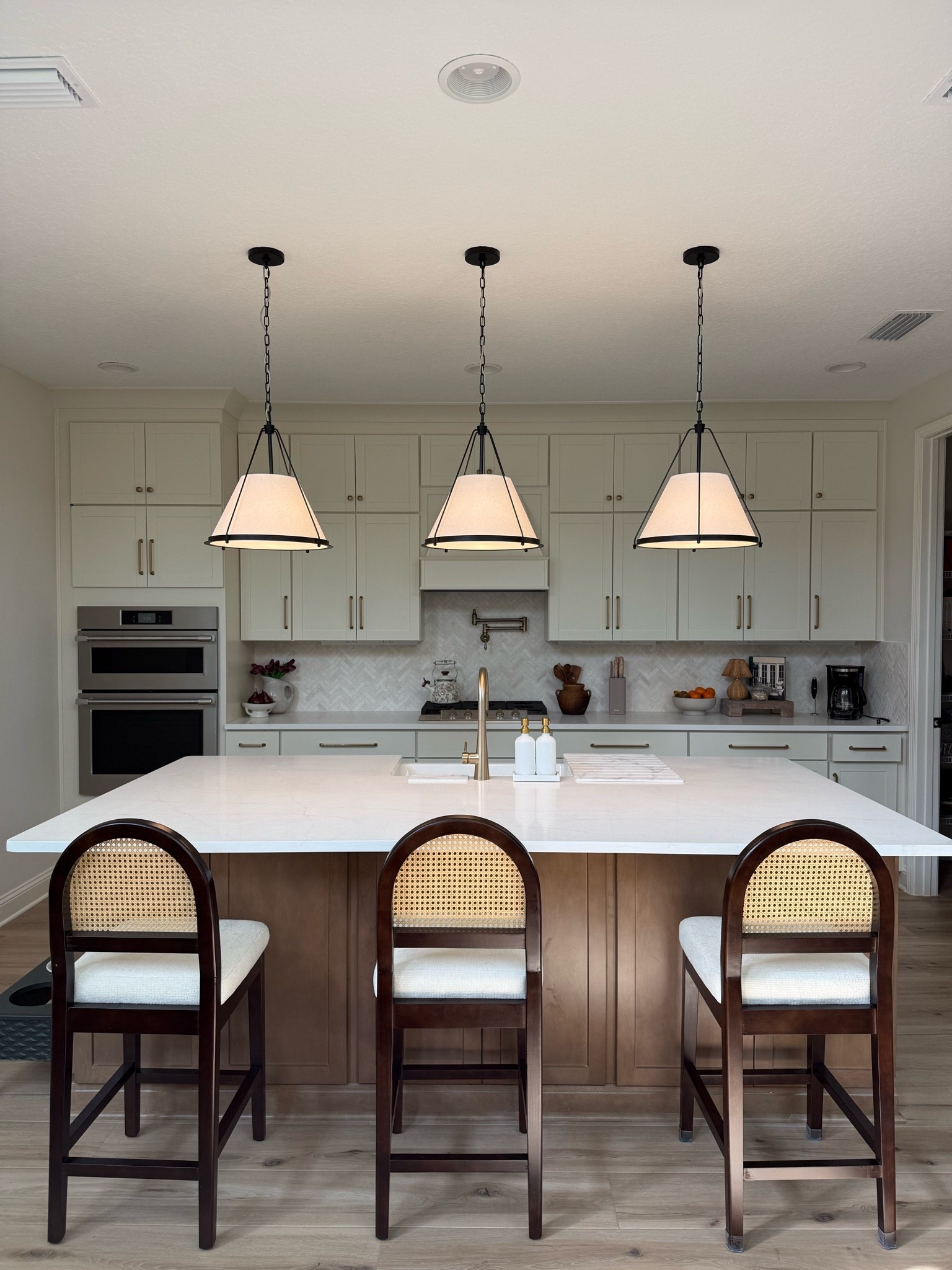 Kitchen views lately.. sharing some favorite finds - love these new pendant lights and bar stools paired together.. 👌🏽 

Kitchen pendants, kitchen lighting, bar stools, kitchen decor, Amazon kitchen finds

#LTKHome #LTKSaleAlert #LTKSeasonal