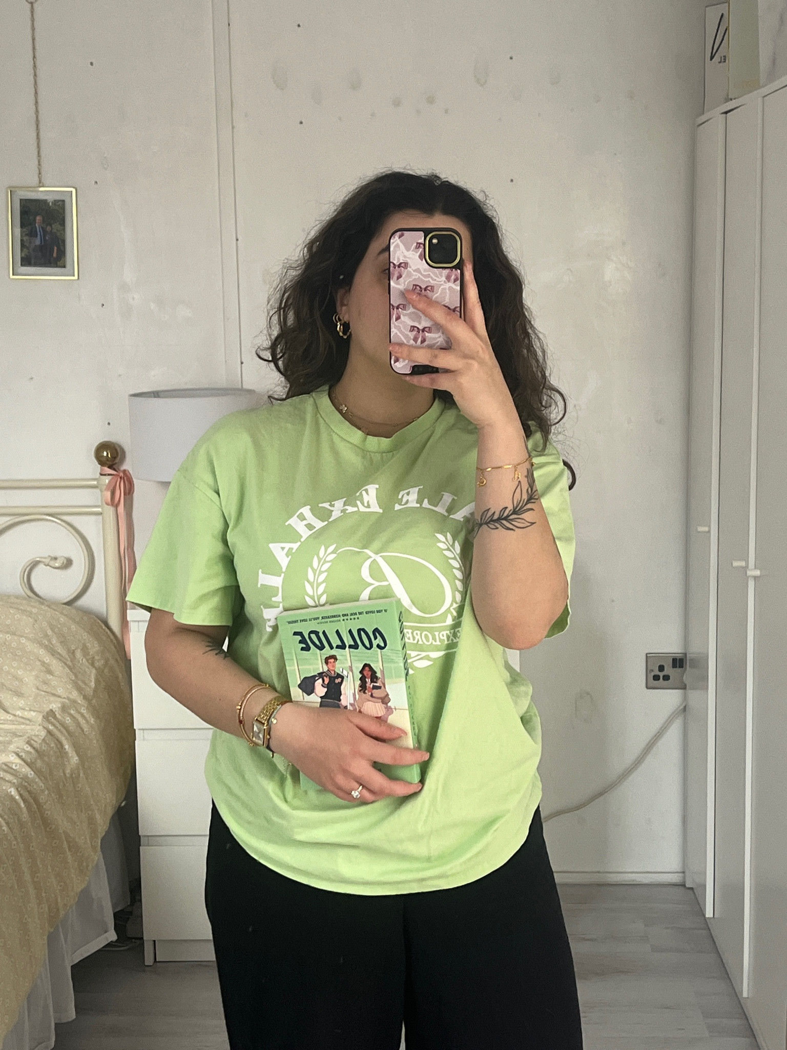 happy thursday!!! matching my outfit to my newest book purchase - collide by bal khabra

i bought it for £4 at tesco and it’s on clubcard offer so i just couldn’t resist!! 🤭 i’ve linked the regular edition and the sprayed edges version of this book that’s exclusive to the works!! 💚💚

my tee is from h&m from about a year ago but ive linked similar pieces!!
my case is BURGA and the black linen trousers are from ASOS 🖤🖤 

#books #reading #matchingoutfits

#LTKeurope #LTKhome #LTKspring