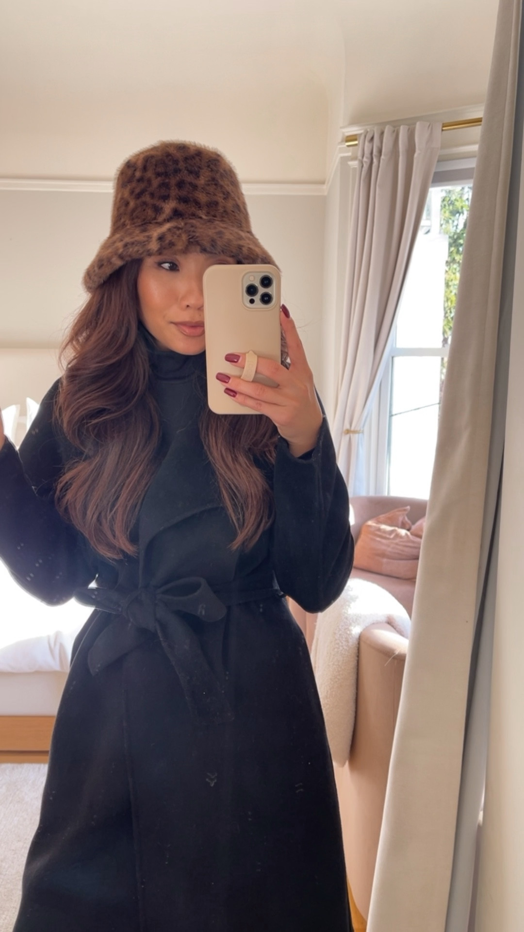 This leopard faux fur bucket hat!!! 🐆 such a cute way to add a pop of leopard into a fall or winter outfit 

Coat is old, linked current version I did my true size xs 