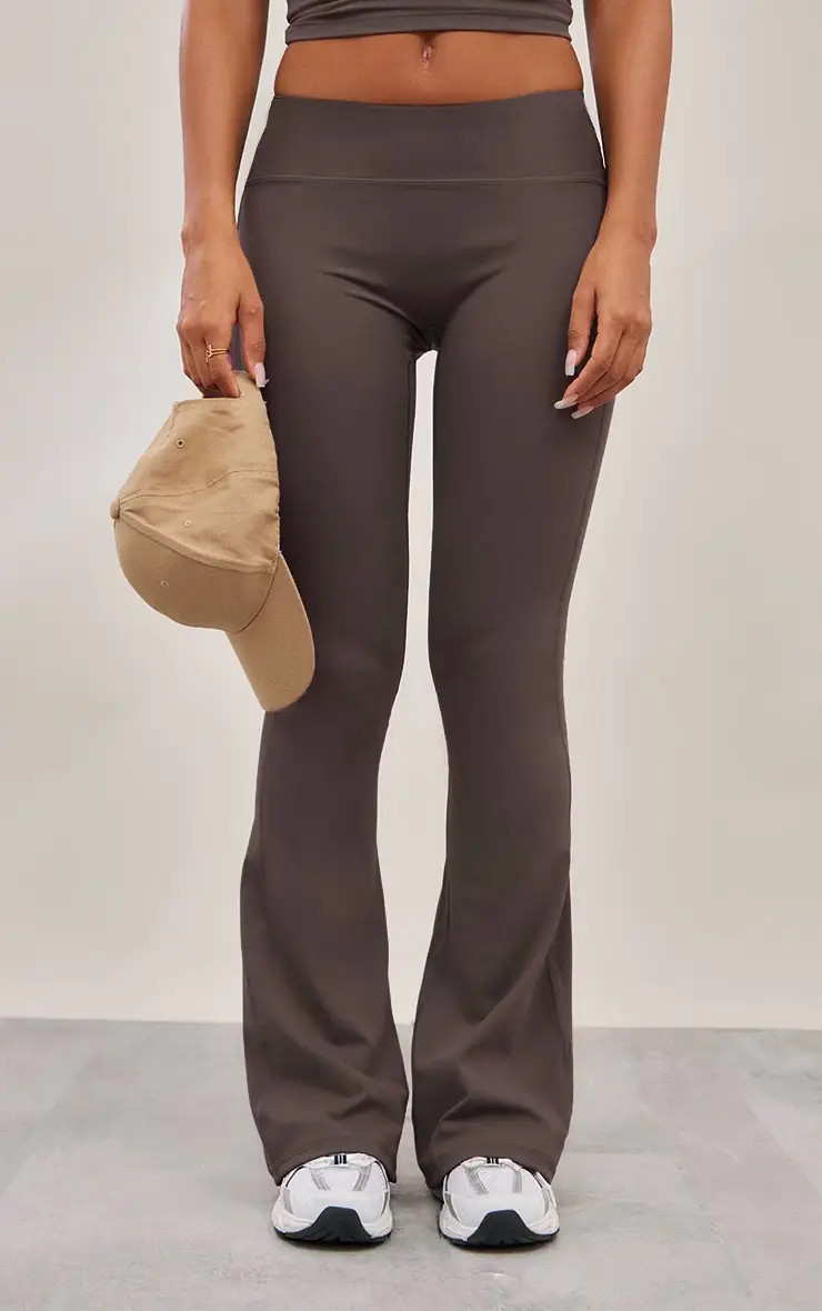 Espresso Ultimate Sculpt Flare Yoga Pants | PrettyLittleThing UK
