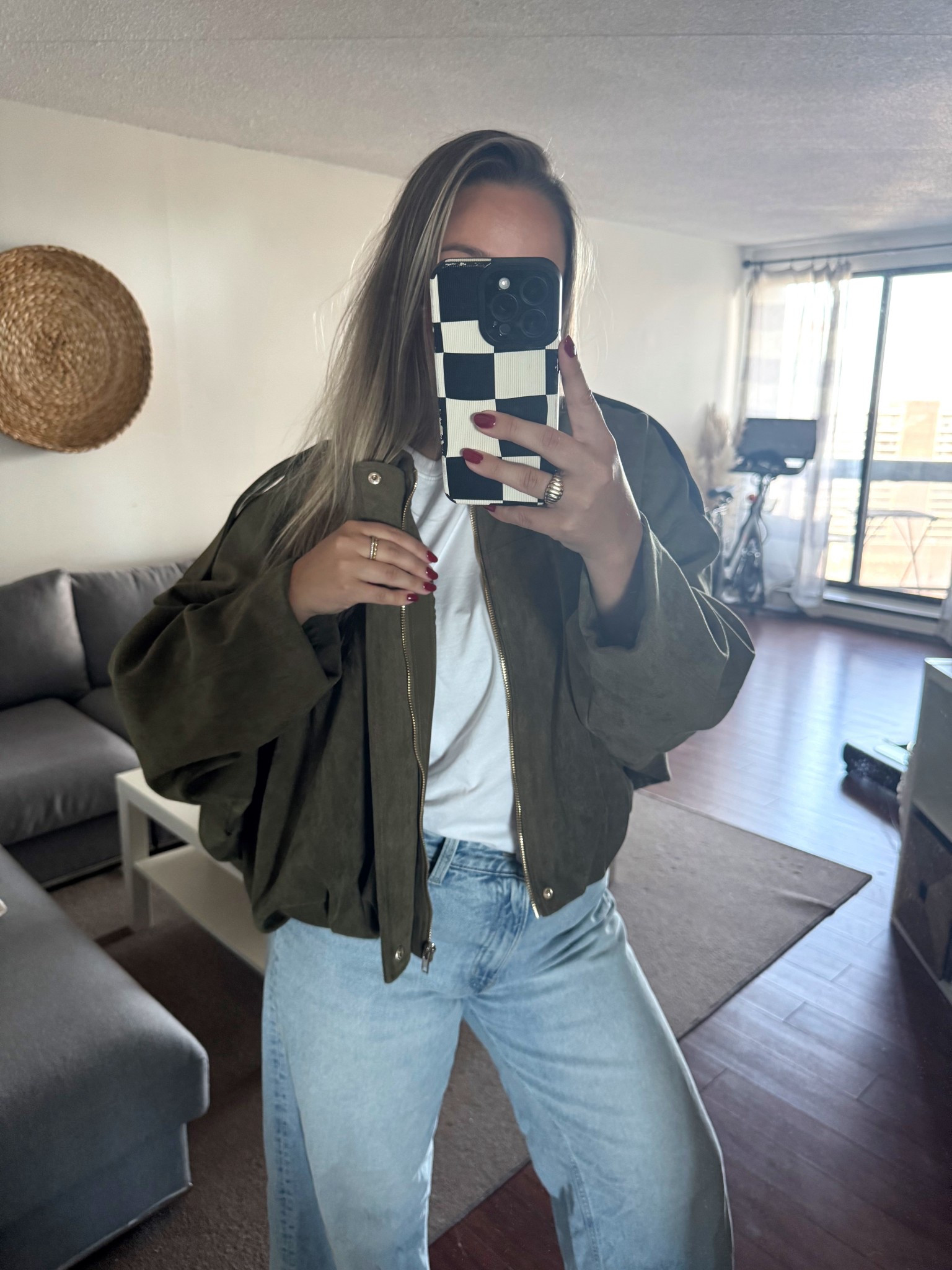 Green suede Zara Jacket for fall 💚 
#falloutfits 
#fall2025
#bomberjacket 
#zarasuedecoat 
#zarafall 
#zaracoat 
#zarajacket #whitetshirt 

#LTKcanada #LTKstyletip