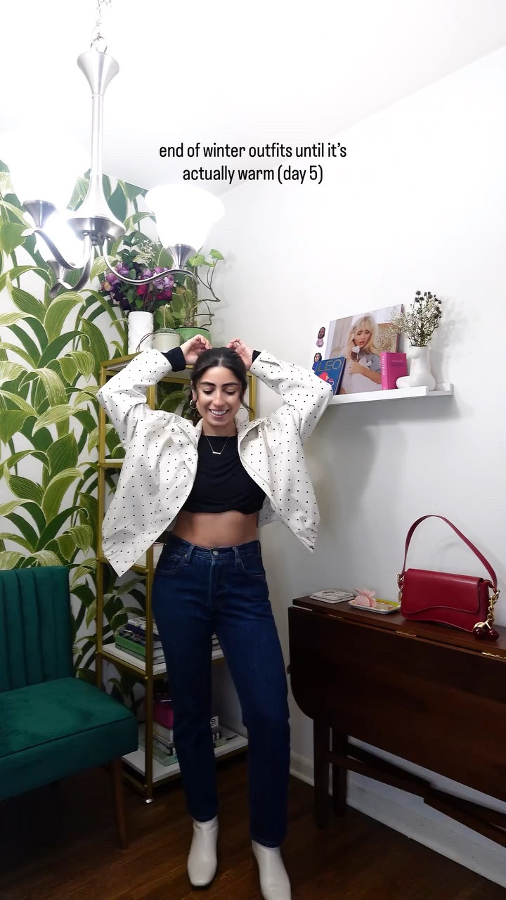 prepare to see this jacket a lotttttt more 🤍

#wintertospring #fashionblogger #ootd #outfitinspo #springstyle