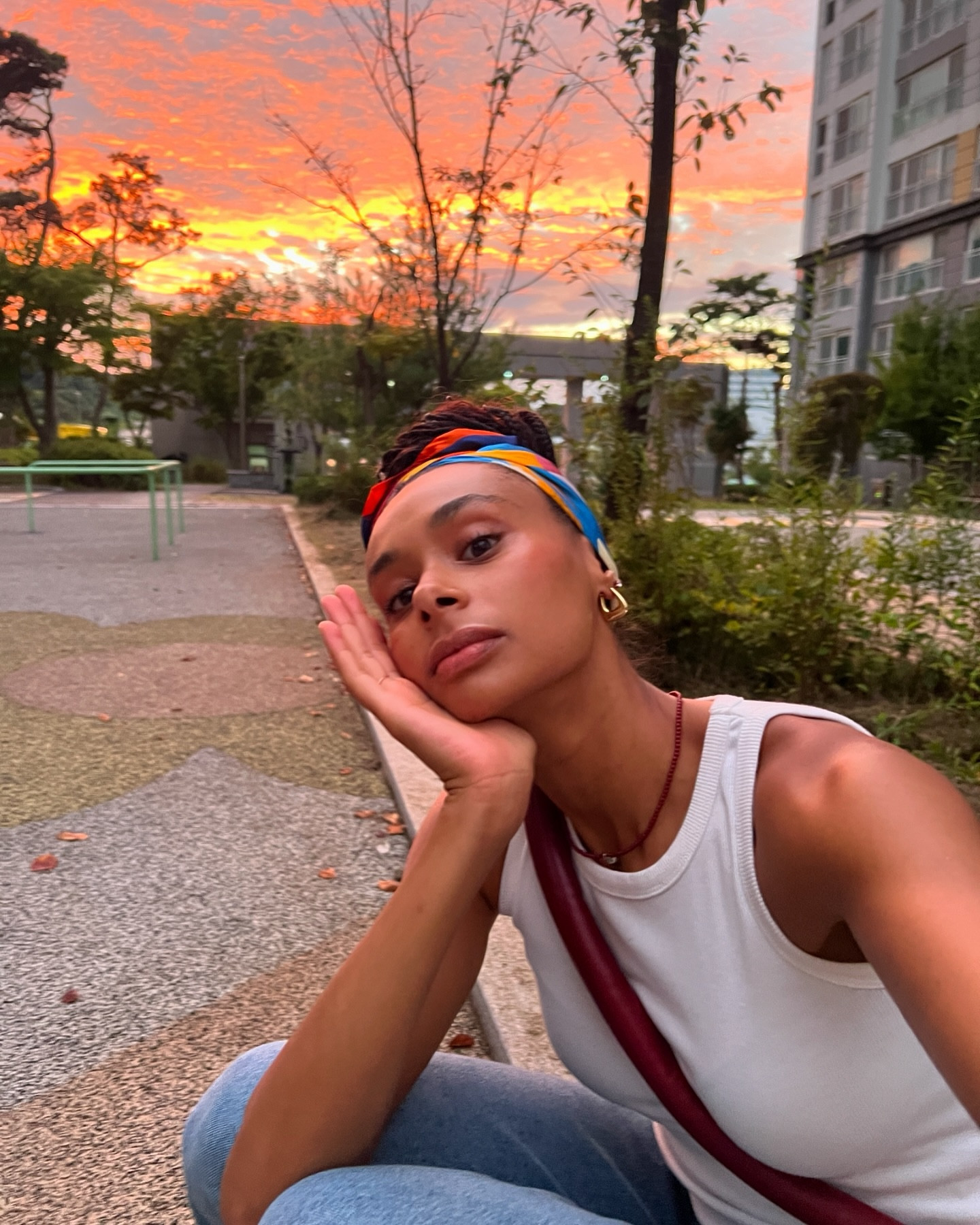 Capturing sunset moments in humid & hot in Seoul🥵🌆... autumn when you're coming?🤭