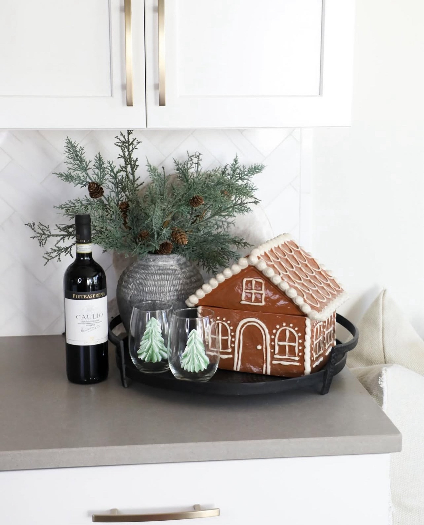 This charming gingerbread cookie house is one of my FAVORITE holiday staples 🥰🎄❤️ #ltkhome #holidaydecor. #christmasdecor #homedecor #potterbarn #kitchendecor

#LTKhome #LTKSeasonal