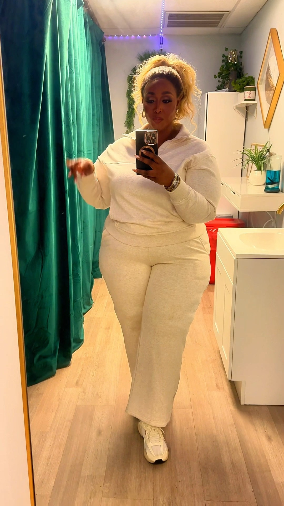 This set is almost sold out but a few are left in curvy size. Many are discounted in stores! 

#LTKOver40 #LTKPlusSize