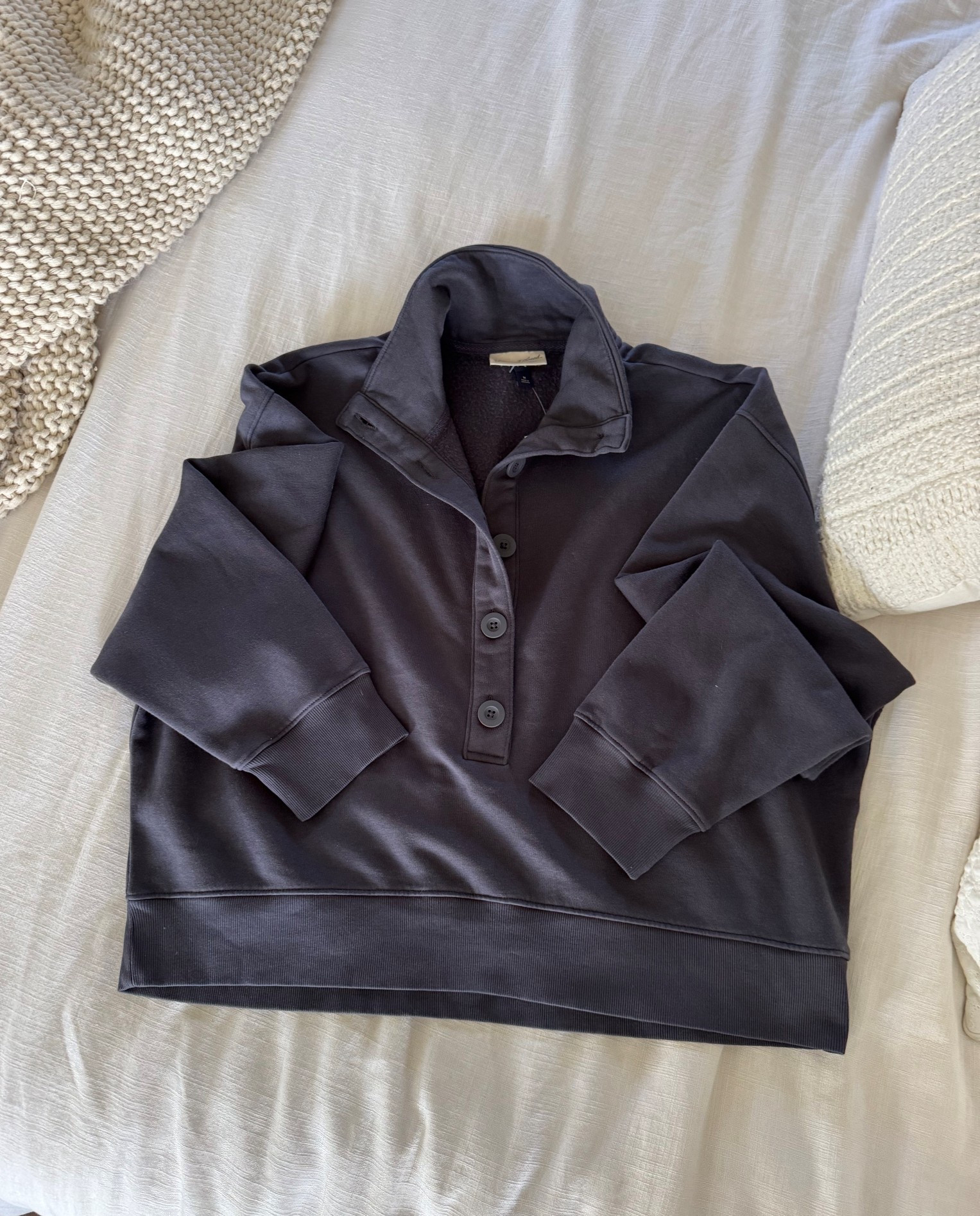 This button-front sweatshirt from Target is another postpartum must-have 🤍

Target style // activewear // spring fashion // spring clothing // Women's Button-Front Sweatshirt - Universal
Thread // Charcoal Gray


#LTKootd #LTKSaleAlert #LTKBump