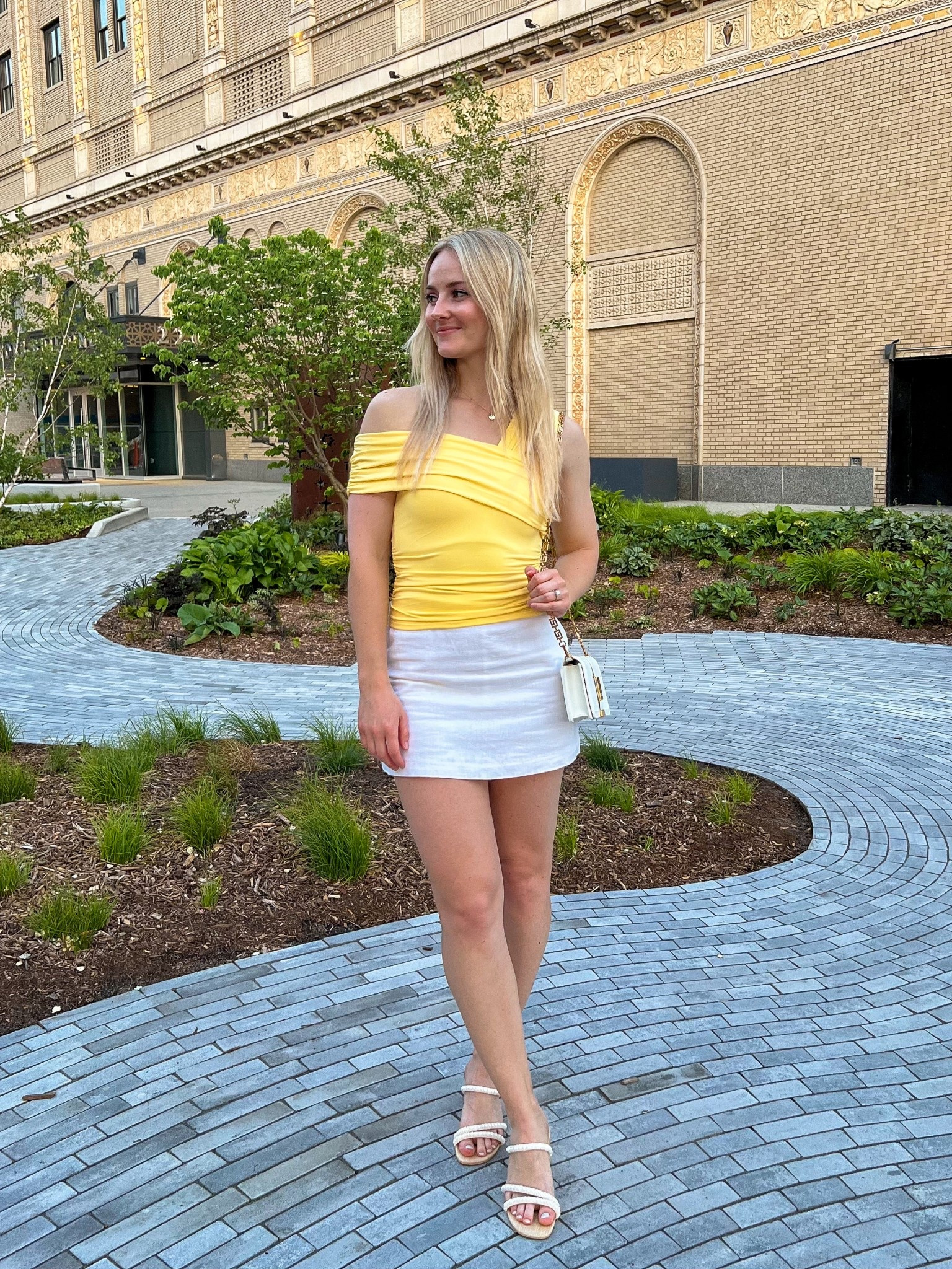 Linen skirts and butter yellow tops 💛🤍

#LTKSeasonal #LTKStyleTip #LTKFindsUnder100