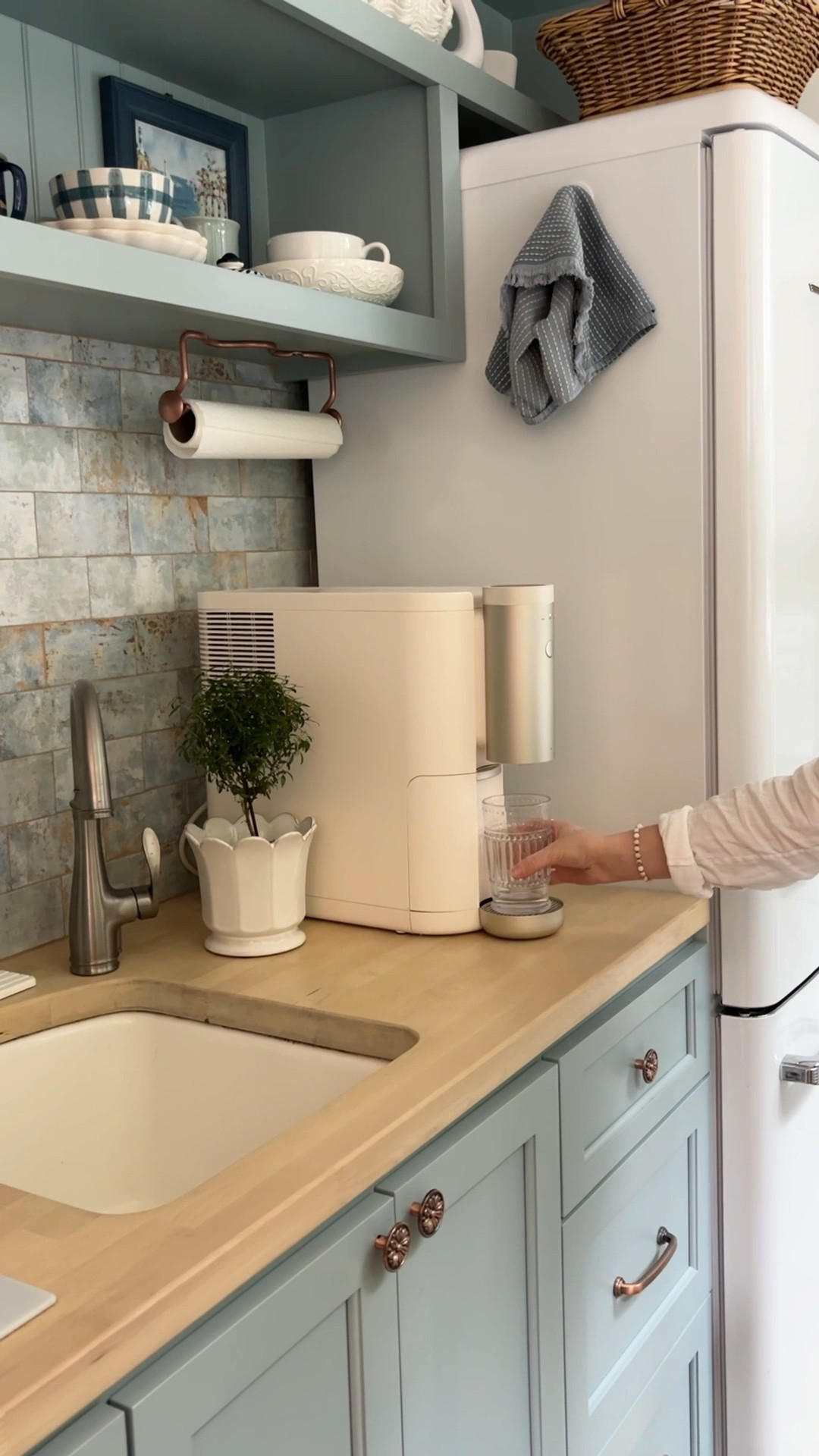 Good morning from Tiny Cottage and our new summer ritual. 🤍

Delicious cold coffee brewed in under a minute with our Cumulus machine — chilled cold brew, nitro cold brew, or cold espresso, right at home.

It feels like having our own in-house barista, and it’s such a fun way to create memorable staycation moments for visiting family all summer long.

#LTKdayinmylife #LTKselfcare #LTKHome
