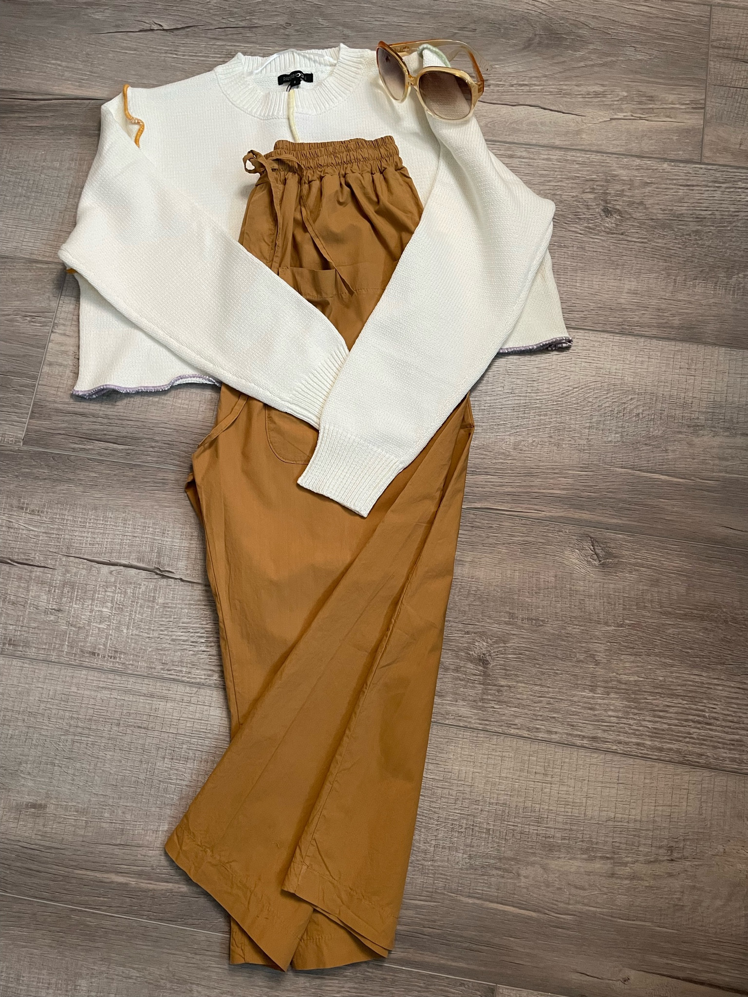 Shop our Cosima pocket pants combined with our own Fllippa cropped sweater 

#LTKeurope #LTKtravel #LTKstyletip