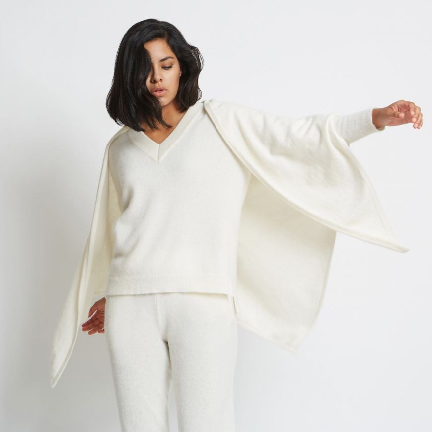 ANNA CASHMERE OVERSIZED TRIANGLE SCARF IN SUGAR | Santicler