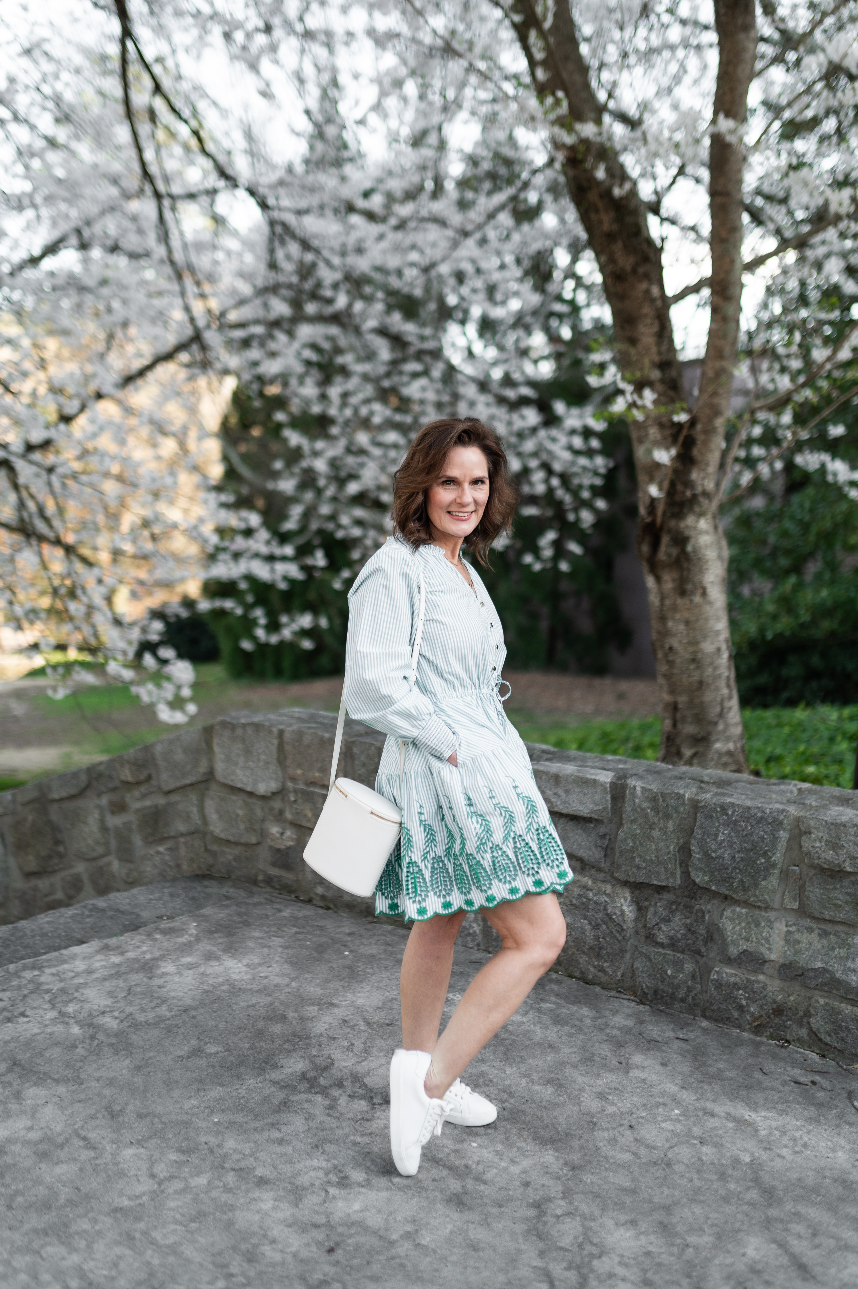 This petite Cotton poplin dress with an adjustable drawstring waist from Lands' End pairs great with your favorite white sneakers.  Runs TTS, wearing a 2P.

casual spring dresses, petite spring dresses, dresses with sneakers
#petite 

 

#LTKOver40 #LTKFindsUnder100 #LTKShoeCrush
