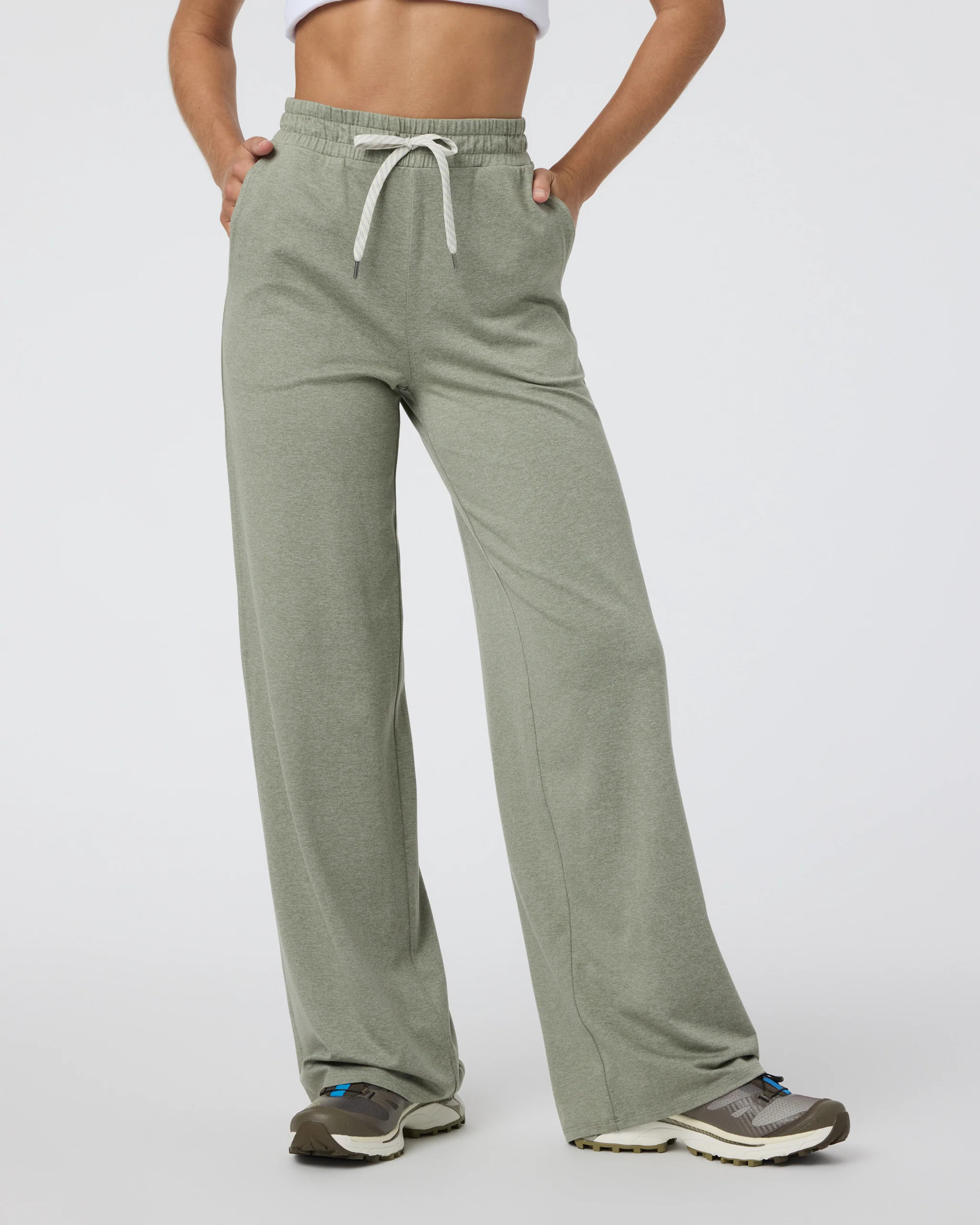 Halo Essential Wideleg - Short | Black Heather | Vuori | Vuori Clothing (US & Canada)