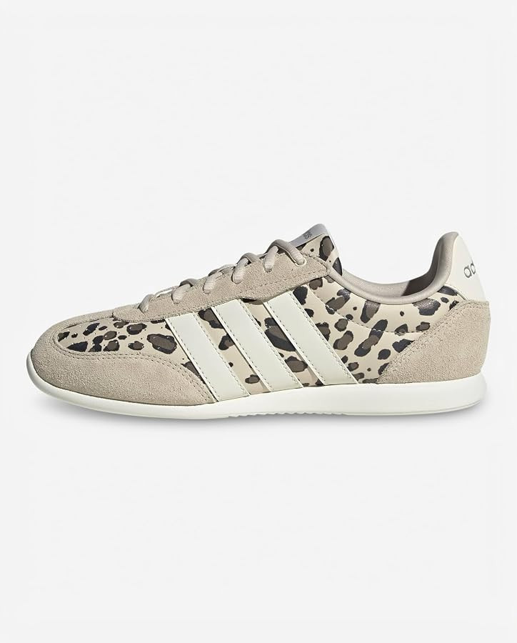 adidas Women's Barreda Low | Amazon (US)
