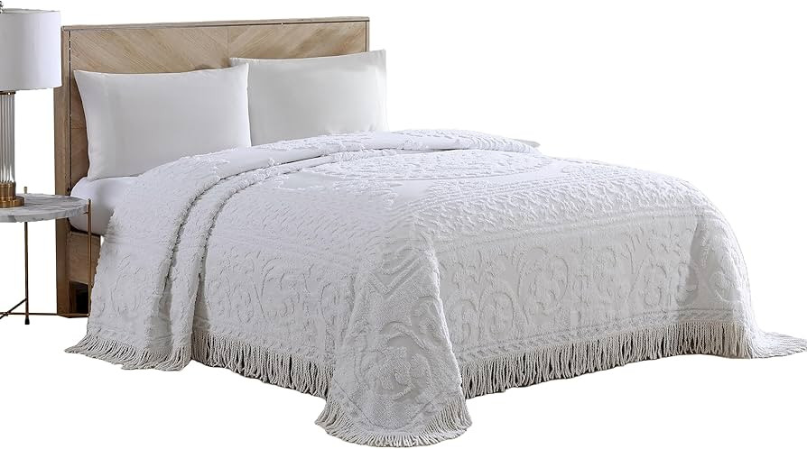 Beatrice Home Fashions Medallion Chenille Bedspread, Queen, White | Amazon (US)