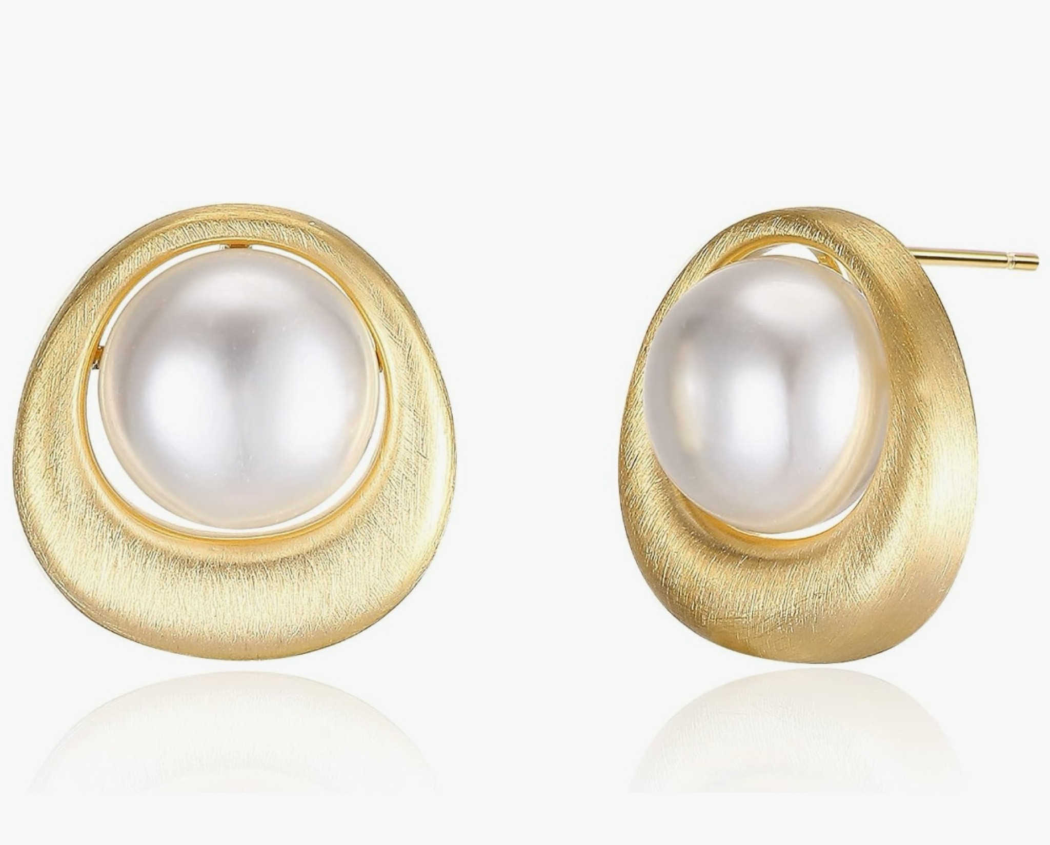 gold + pearl earrings! 

#LTKFindsUnder50 #LTKBeauty #LTKSeasonal