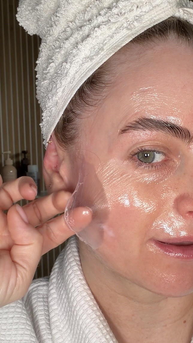 I’ve been obsessed with the @byoma Bio-Collagen Radiance Facial Mask since it launched. But can’t believe I’ve not told you about it yet…

I shared it on my stories the other day and I had some of you asking me how, when and what I use with it… 

So this is how it fits into my routine. I use it in the mornings so I can enjoy that glow it gives all day long! 

I use most of my skincare BEFORE the mask so that it seals it all into the skin and adds to the glow…

@curel_japanese_skincare Deep Moisture Mist
@tirtir_global Milk Skin Toner
@officialmedik8 Exo-PDRN Prismatic+*
@officialmedik8 Liquid Peptides Advanced MP*

And yes it has replaced the Medicube overnight wrapping mask for me… why? The convenience of this is a no-brainer. But it has some pretty good ingredients in there too!

Have you tried this? You should defo give it a go! Links in my stories or saved to my highlights✨

*PR samples