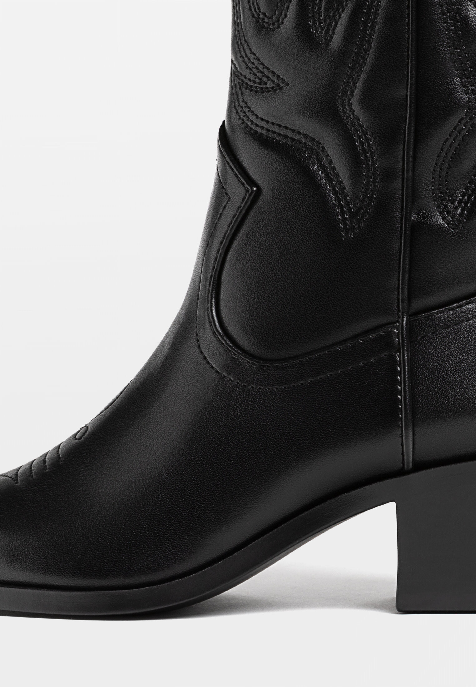 Heeled cowboy boots | Stradivarius (UK)