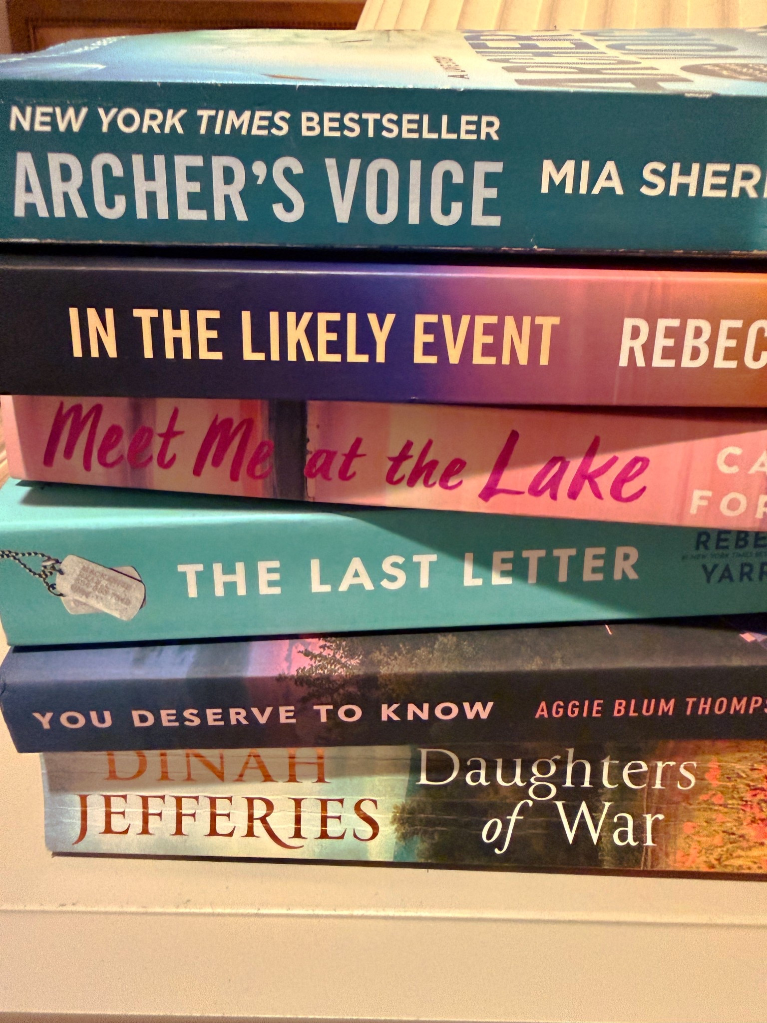 January reads 🤍 if I had to rate 1-6, I’d choose:
You Deserve to Know (4.5/5)
Last Letter (4.5/5)
In the Likely Event (4.3/5)
Archers Voice (4/5)
Daughters of War (3.5/5)
Meet Me at the Lake (3/5)
