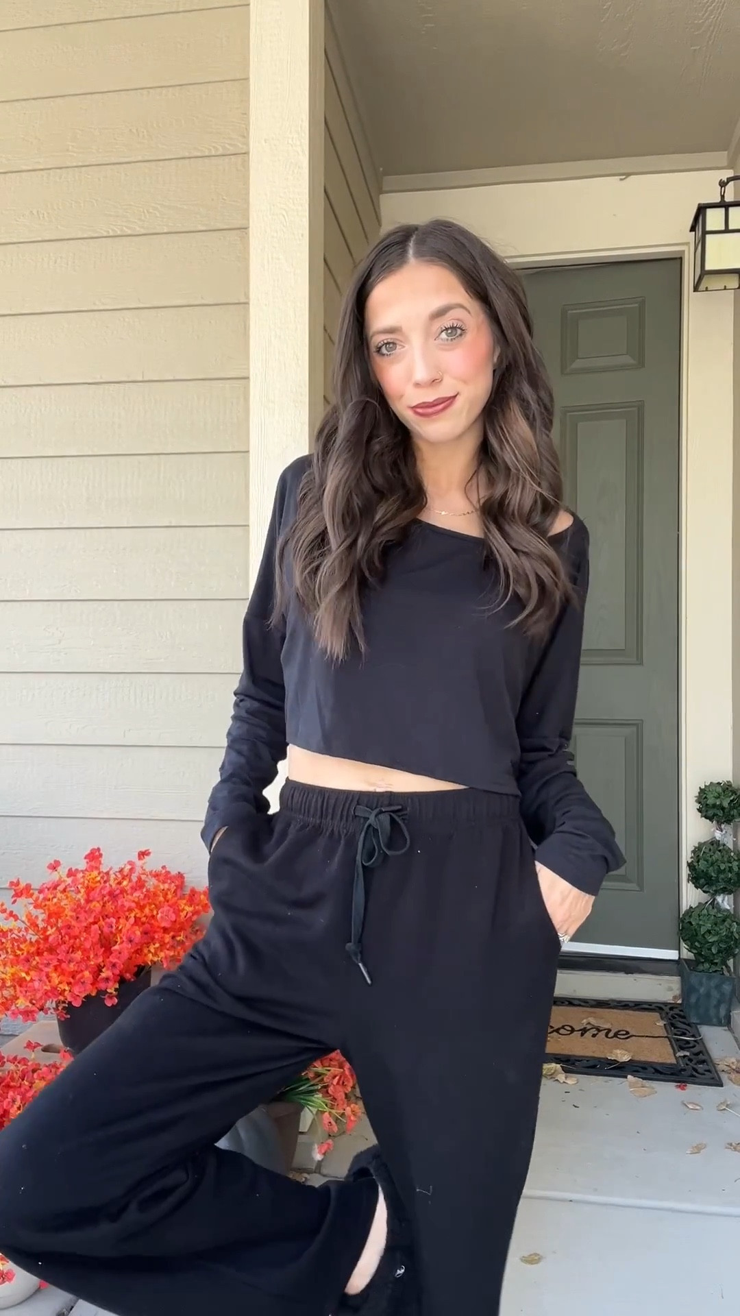 The perfect fall outfit for lounging at home! Plus you can’t beat some cozy slippers to top things off! 


I mix and matched the loungeset! 
Size small
5’6” & 110lbs

#LTKStyleTip #LTKFindsUnder50