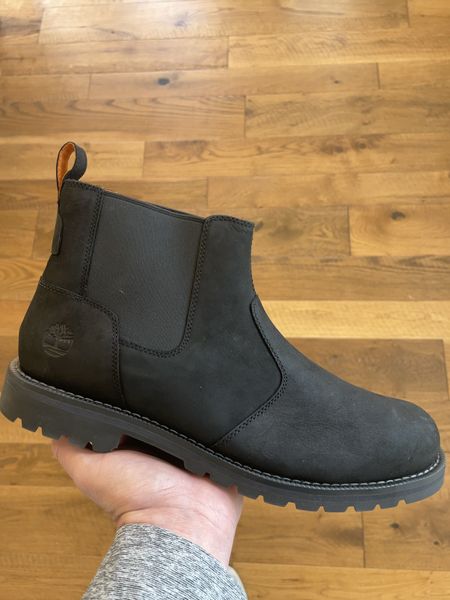 Boots season is here, and it is the perfect time to update your fall footwear. Right now you can save up to 50% off select boots at @dsw like these Timberland Chelsea Boots. Shops these or my other favorites through 11/4!!