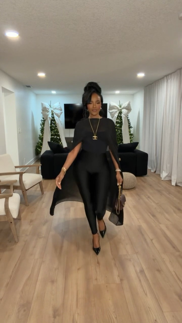 Scroll to shop! ✨ Everything from this look is linked below. 👇🏽    Wearing: Size Small | 5’4” | 140 lbs  📲   Download the FREE LTK app & follow me (@kirasfashionfinds) to shop all my daily finds.  #LTKootd #LTKPetite #LTKU
