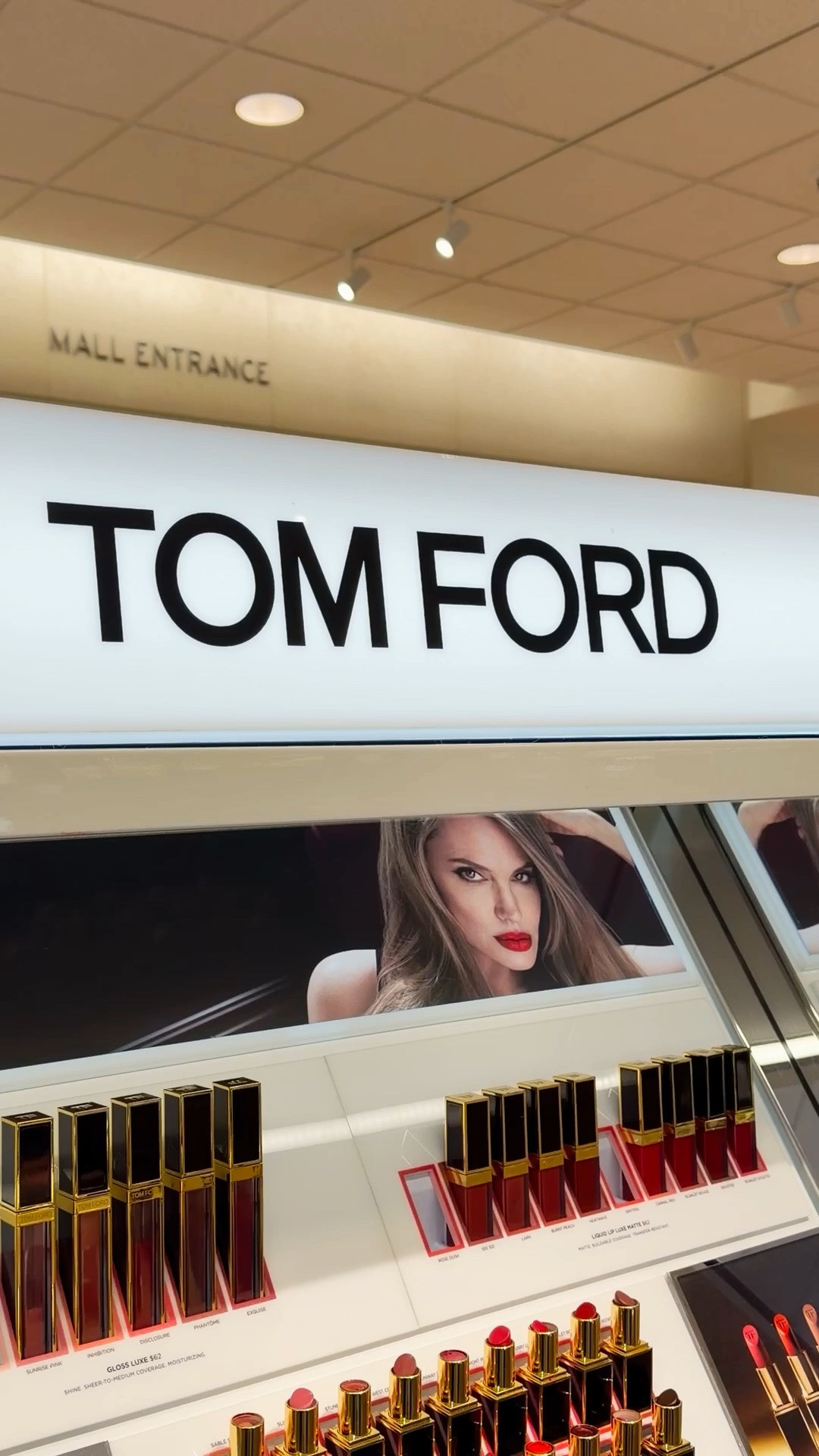 My FAVORITE Summer Shimmering Body Oil! Perfume Scented of course! Soleil Blanc & Soleil Neige…Can’t Have One Without The Other So GET BOTH! 💁🏻‍♀️ Tom Ford Tops Them All! 
.
.
.

#LTKBeauty #LTKTravel #LTKSwim