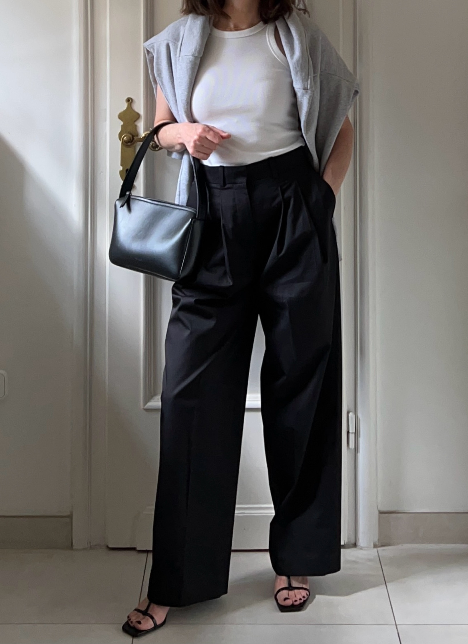 Tailord trousers, twill trousers, black trousers, wide leg trousers, spring outfit, casual chic outfitt

#LTKstyletip #LTKuk #LTKspring