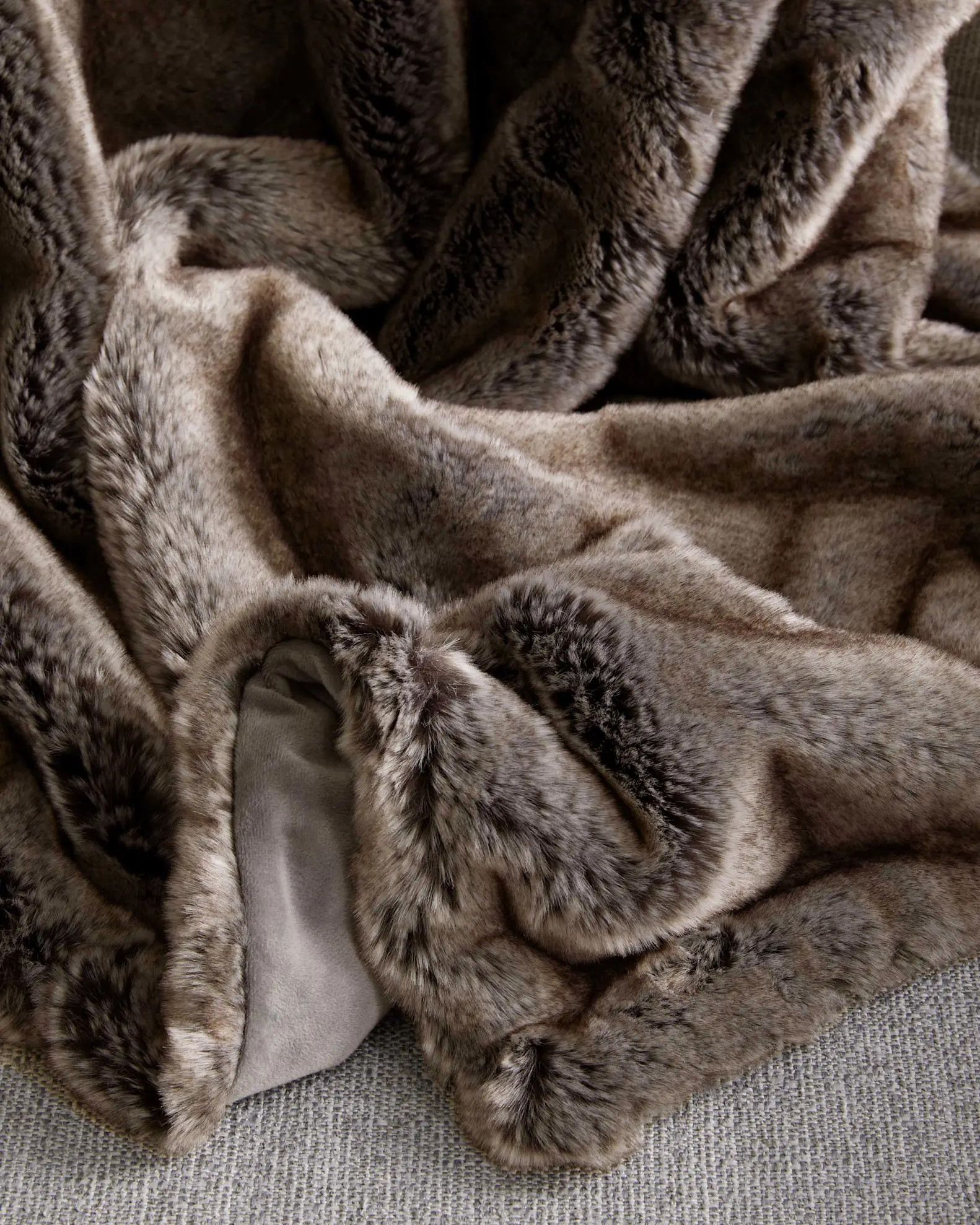 Luxe Faux Fur Throw | Quince
