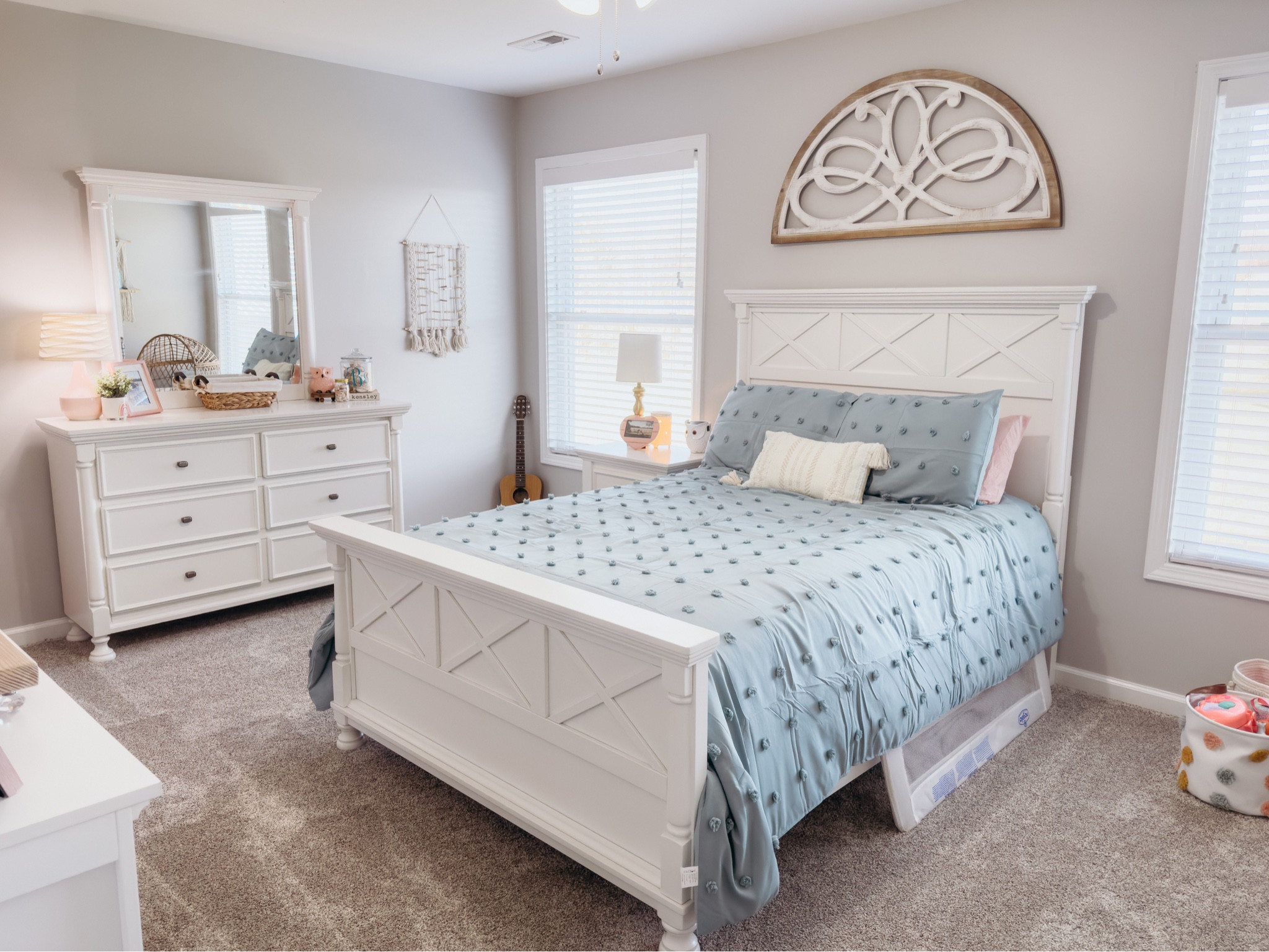 Little Girls Room furniture that grows with your child throughout adolescence! 
🩵🩷🩵🩷 #kidsfurniture #homedecor #kidsroom

#LTKFind #LTKkids #LTKhome