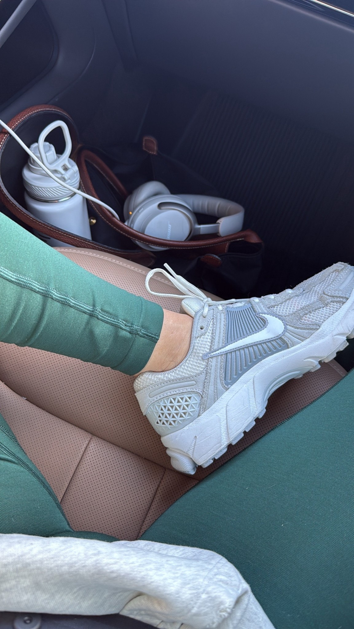 Today’s gym essentials 

#LTKActive #LTKfitnessgoals #LTKdayinmylife