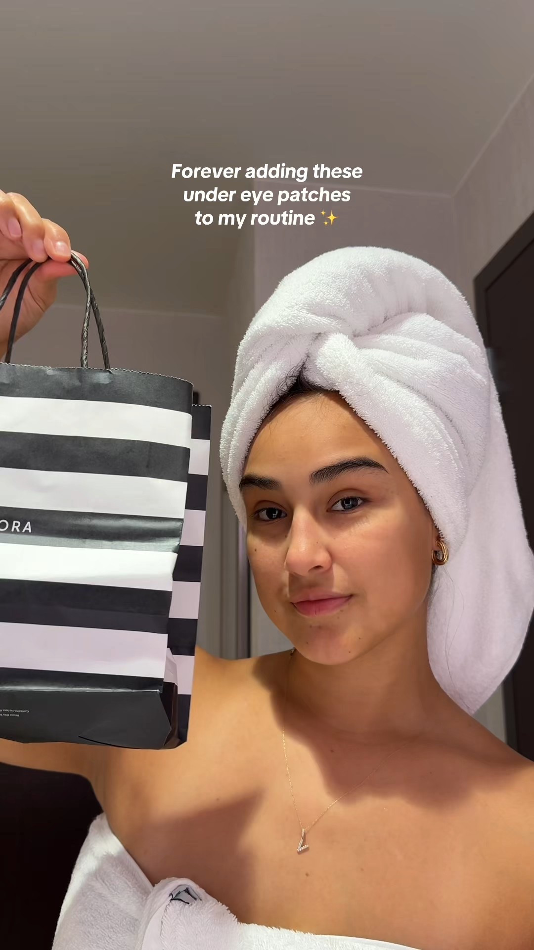 Hydrating under eye patches 👏🏽😻

#LTKTravel #LTKHome #LTKBeauty