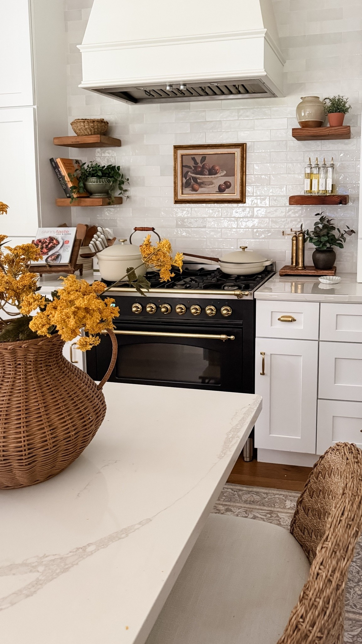 Signs of fall in the kitchen.

#LTKHome #LTKSeasonal