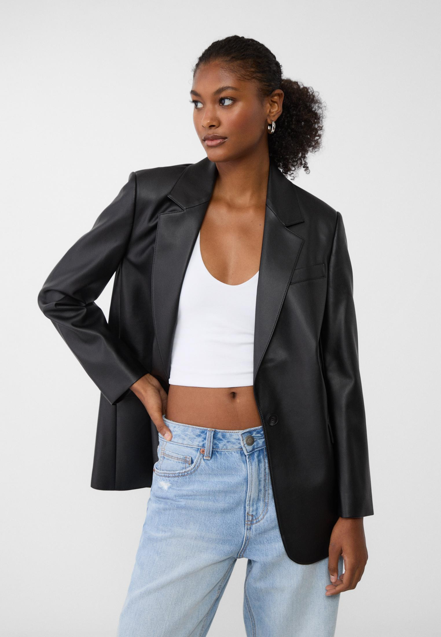 Regular fit blazer met leereffect - Mode voor dames | Stradivarius Netherlands | Stradivarius (NL)