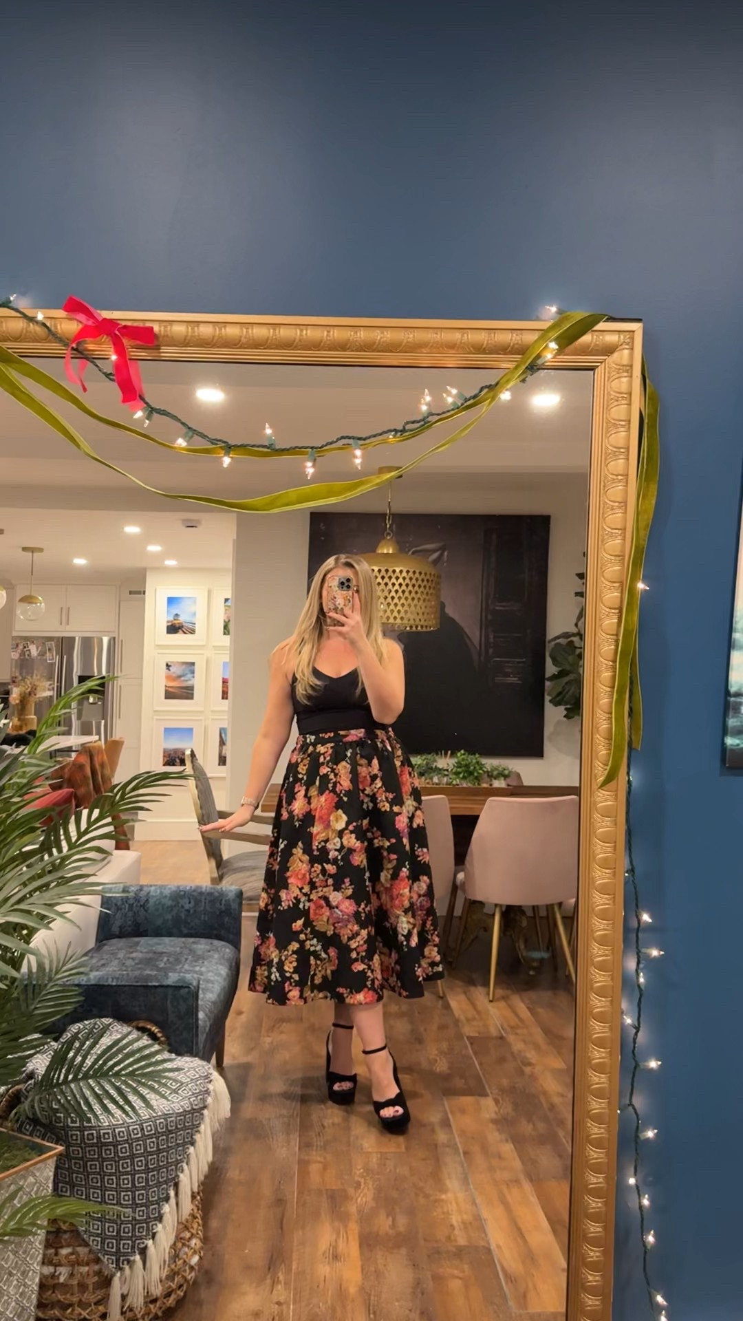 The most amazing skirt I've ever worn. Full midi skirt, floral print with jacquard. wearing a large, but probably should've gotten a medium. Flat front & elastic back waist. 

 

#LTKHoliday #LTKootd #LTKMidsize