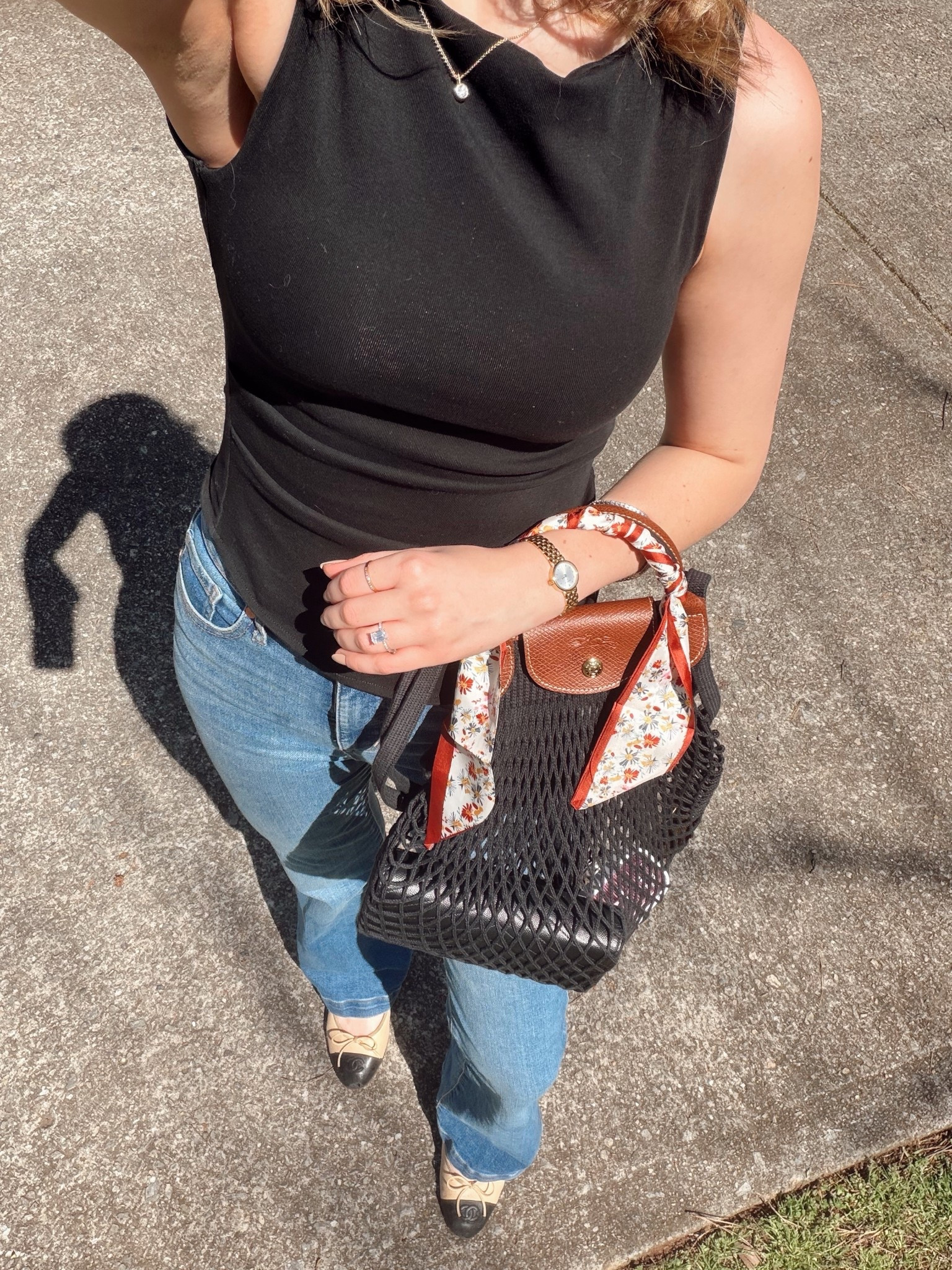 OOTD & Bag of the day 🖤 
Longchamp Le Pliage Le filet 
Sofia Vergara Walmart jeans (the best!) and under $30
Chanel flats
Black boat neck tank (from Zara)


#LTKgrwm #LTKdayinmylife #LTKootd